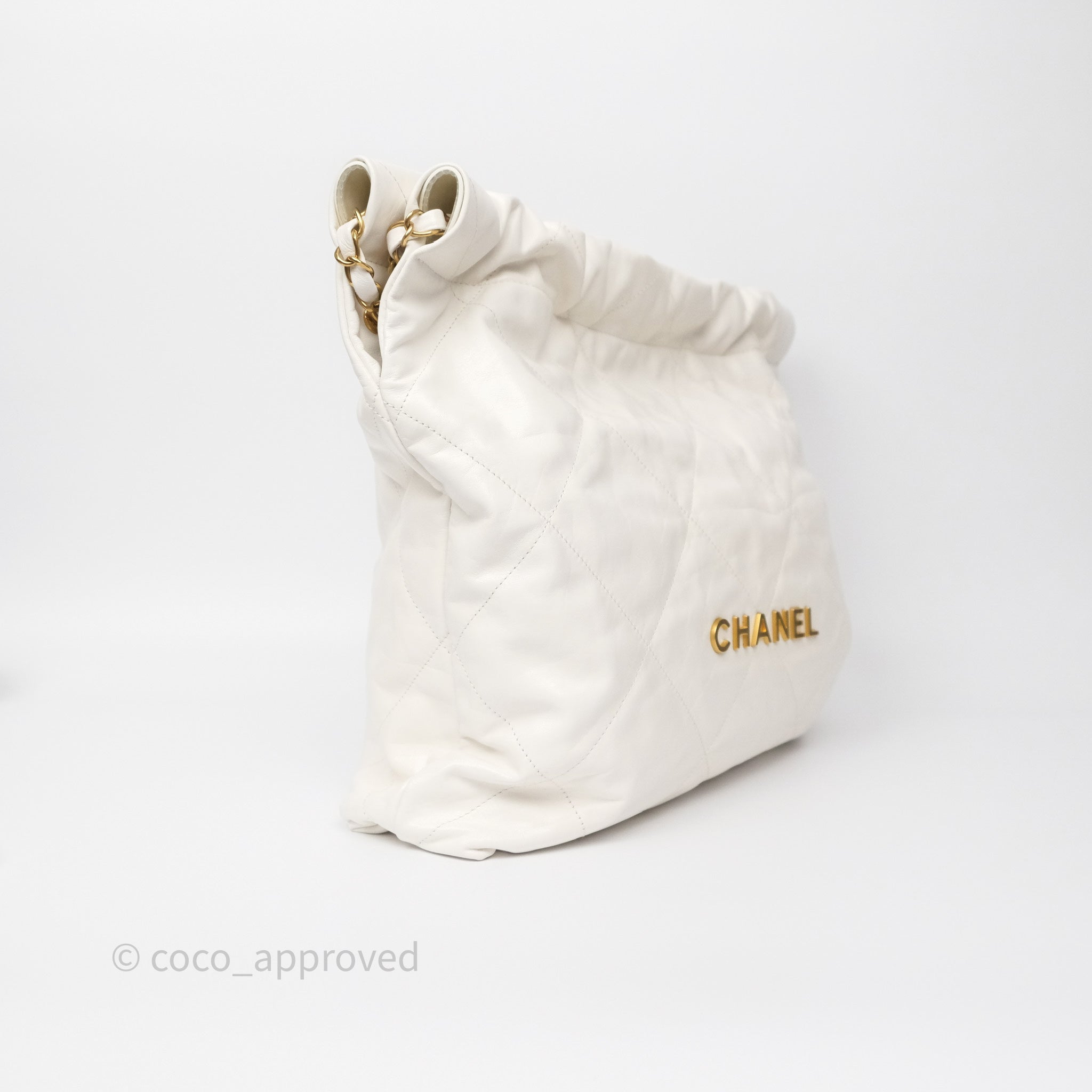 Chanel 22 Medium Handbag in White Shiny Crumpled Calfskin with Aged Gold Hardware - Luxury Shoulder Bag for Women, Perfect for Date Night & Special Occasions