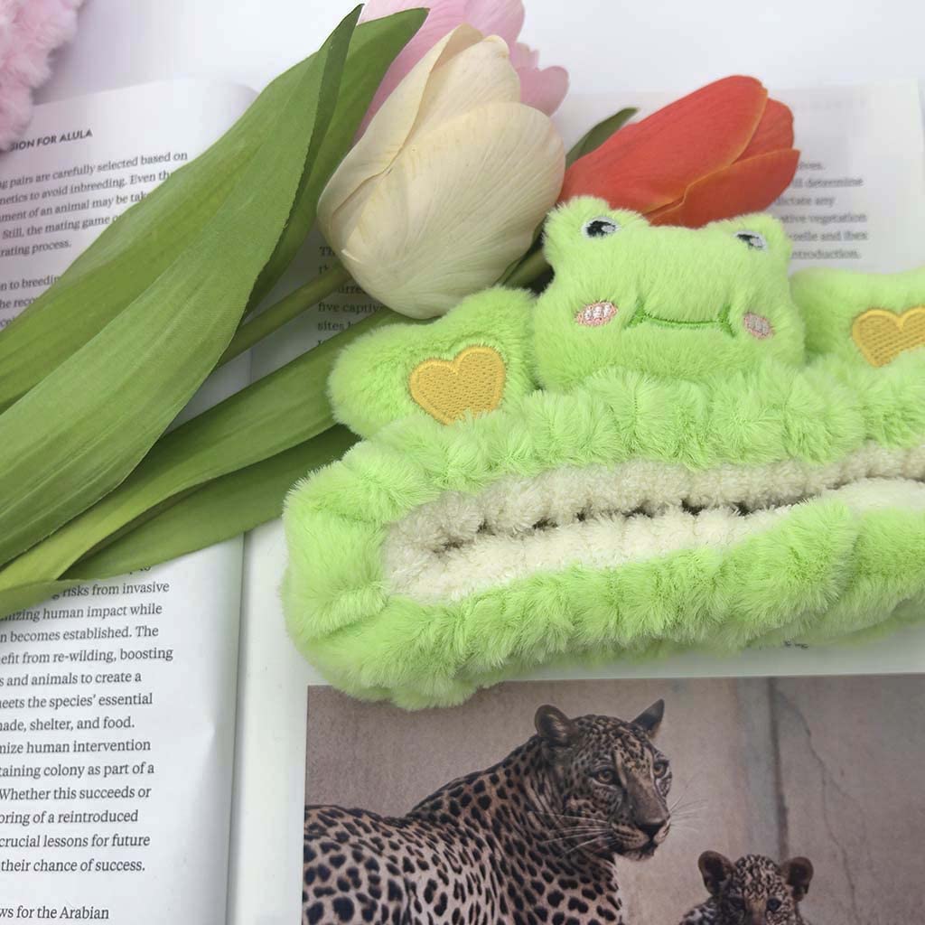 Soft Green Frog Microfiber Spa Headband for Women - Cute Kawaii Hair Band for Skincare, Makeup & Washing - Fluffy Towel Headbands for Girls - Perfect for Facial Care, Showering & Relaxation