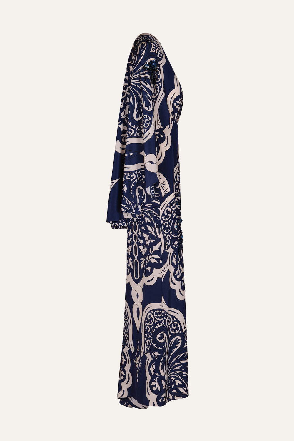 Traditional Dress | Elegant & Authentic Cultural Clothing for Women & Men | Perfect for Festivals, Weddings & Special Occasions