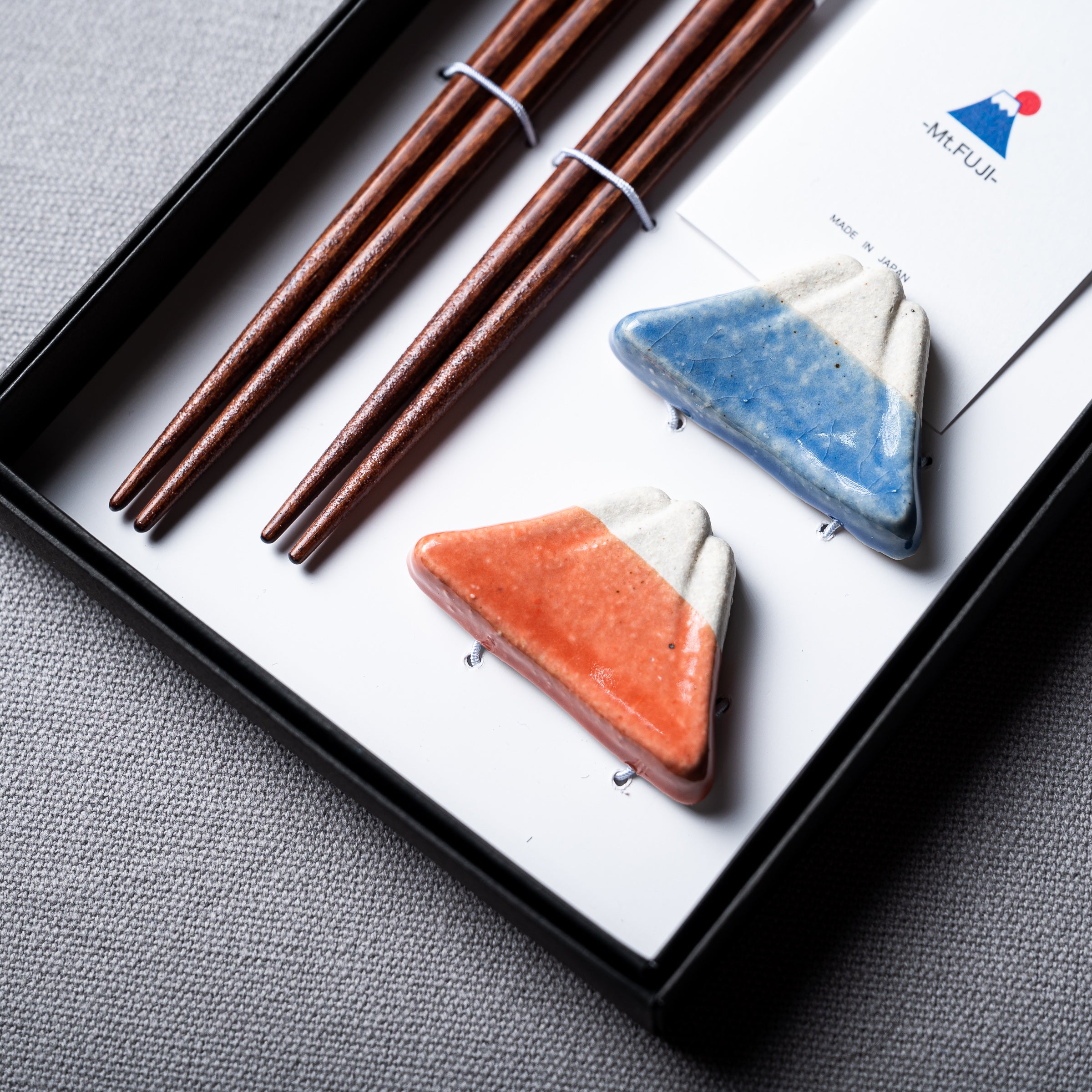 Premium Mount Fuji Themed Chopsticks Gift Set - Handcrafted Japanese Style Wooden Chopsticks for Sushi, Ramen & Asian Cuisine - Perfect for Home Dining, Gifts & Cultural Enthusiasts