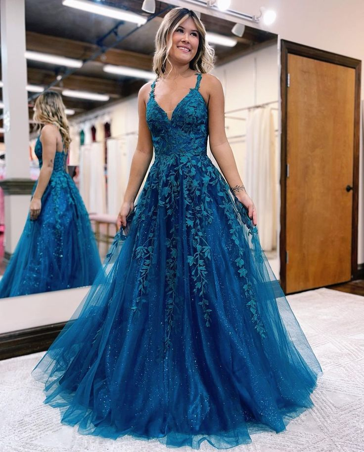Elegant Blue A-Line V-Neck Long Prom Dress with Slit & Applique - Perfect for Evening Gala, Homecoming Dance, and Formal Occasions