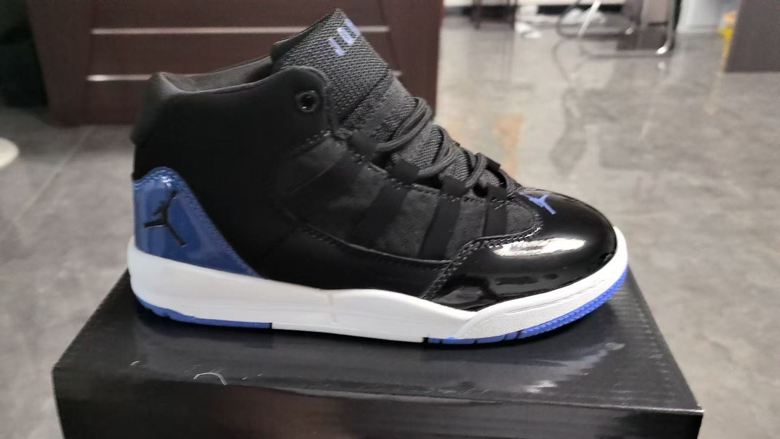 Kids Jordan Max Aura Basketball Shoes - Black Blue/White - Comfortable Sneakers for Boys & Girls - Perfect for School, Sports & Casual Wear