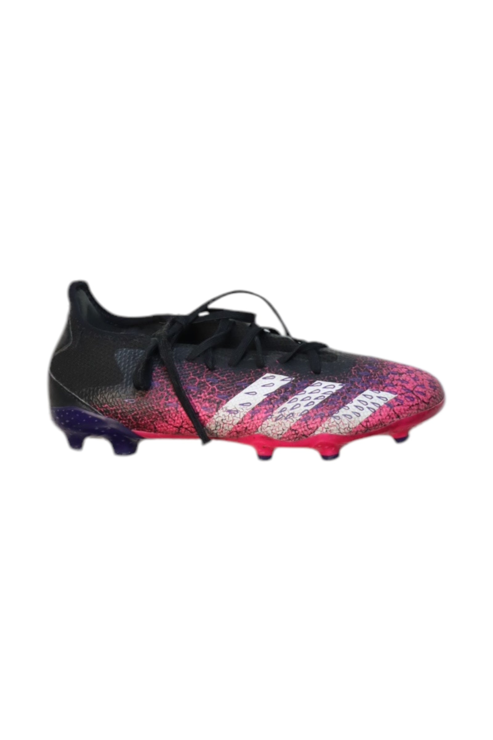 Adidas Soccer Cleats for Men - Lightweight Football Shoes with Enhanced Traction (EU 40/US 9) - Perfect for Turf, Grass & Indoor Soccer Games