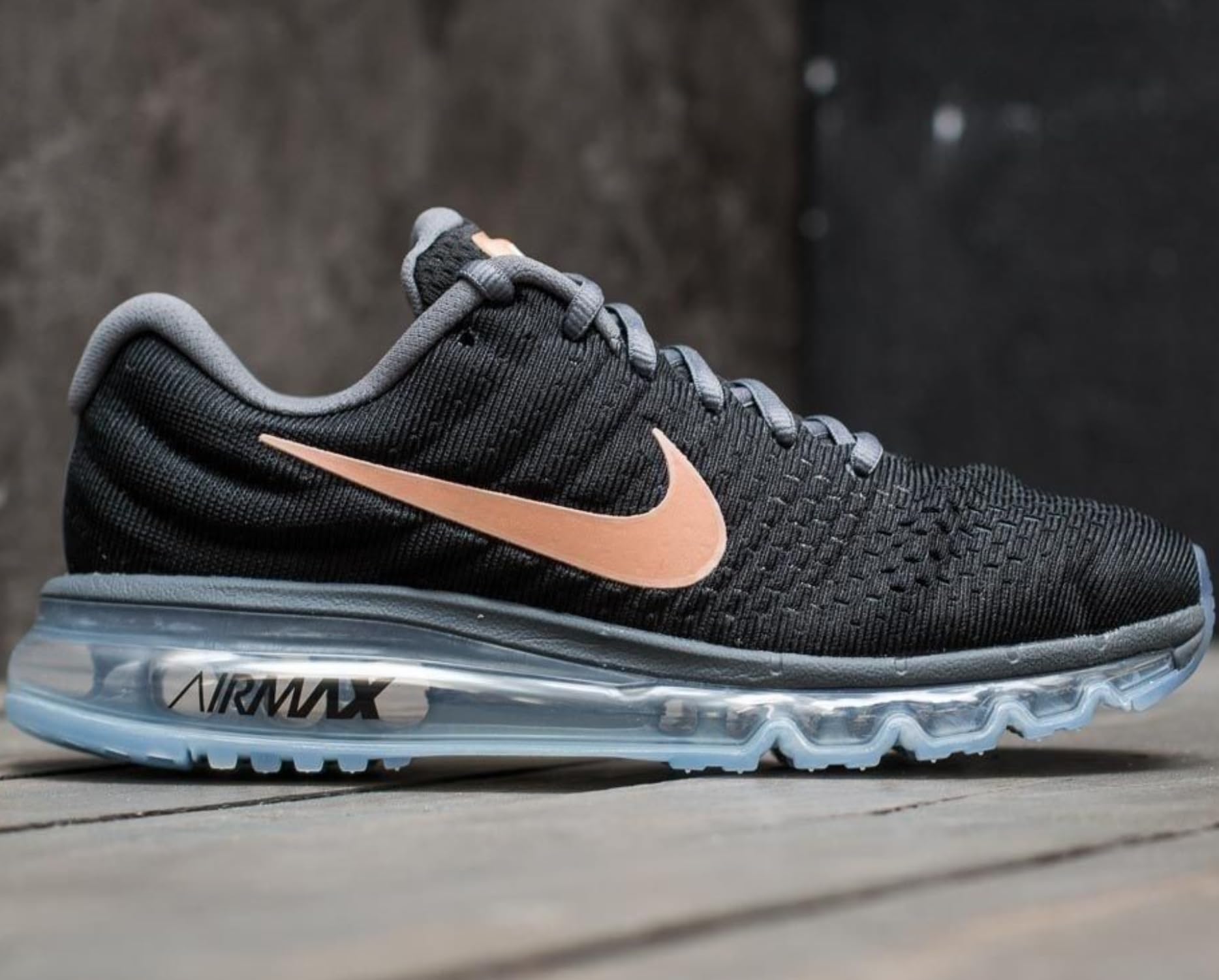 Nike Women's Air Max 2017 Running Shoes - Black/Metallic Red/Bronze - Size 8 | Lightweight Cushioned Sneakers for Jogging, Gym Workouts & Everyday Comfort