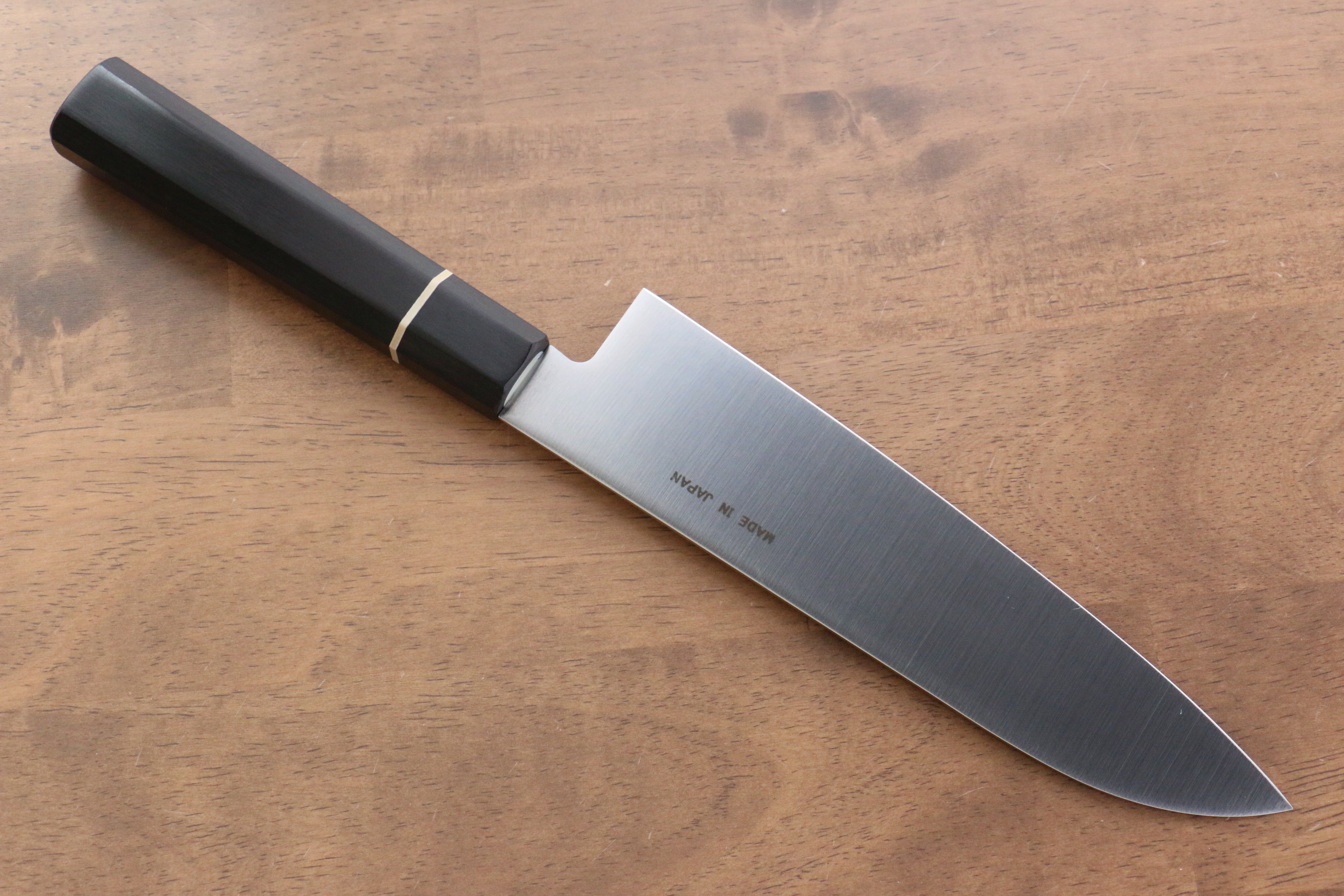 Seisuke Molybdenum Santoku Knife 180mm - Black Pakkawood Handle - Professional Japanese Kitchen Knife for Slicing, Dicing & Chopping Vegetables, Meat & Fish