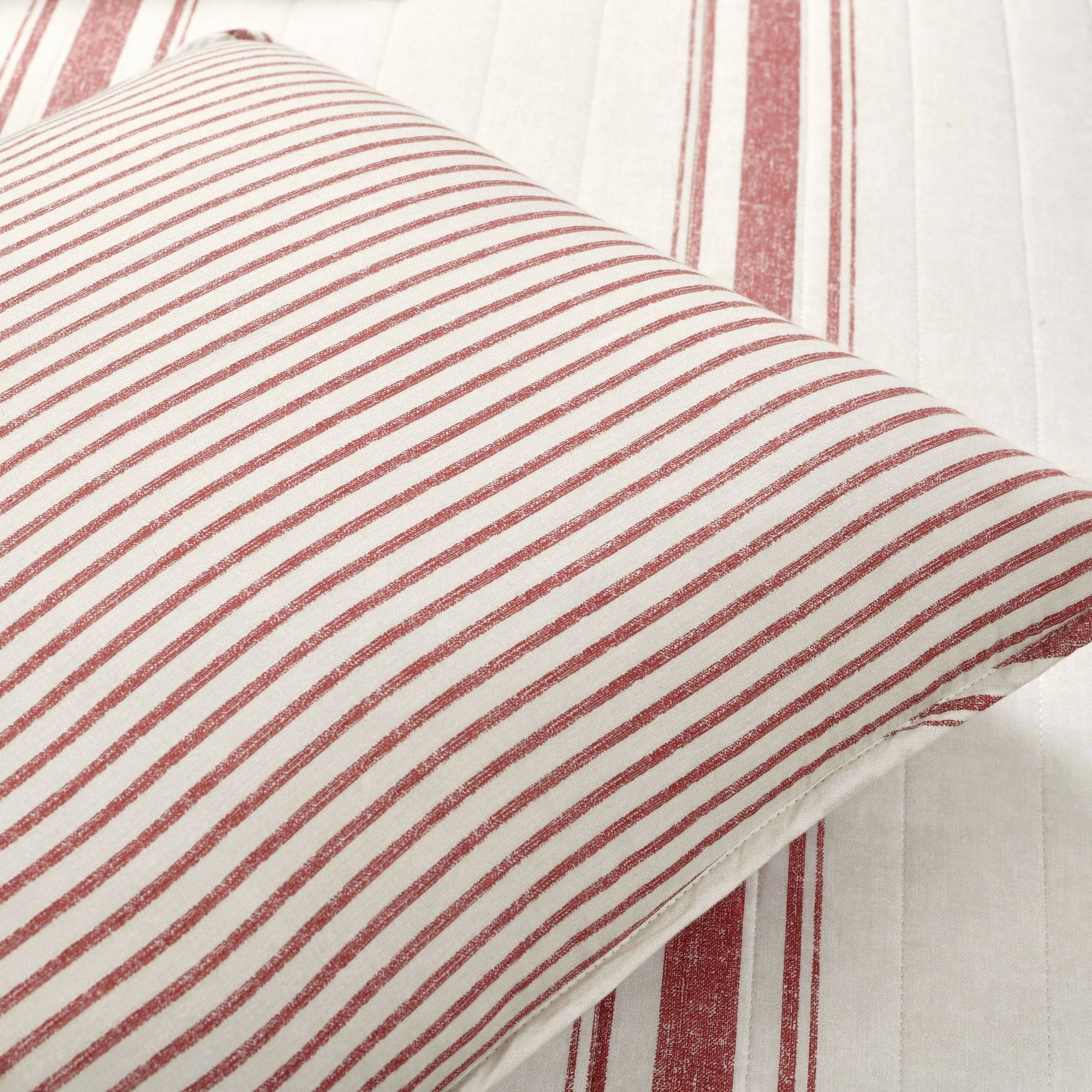 Farmhouse Stripe Reversible Cotton Quilt Set - King Size, Soft & Breathable Bedding for All Seasons - Perfect for Cozy Bedrooms, Guest Rooms & Vacation Homes