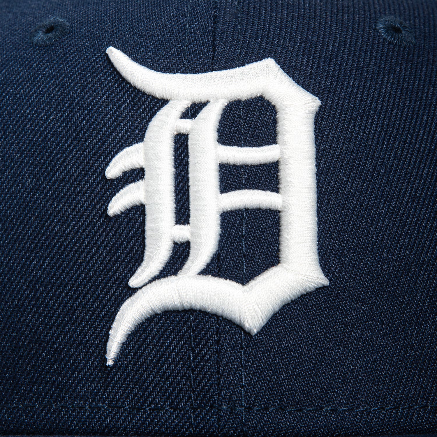 New Era 59Fifty Floral Detroit Tigers Baseball Cap - Navy & White Snapback Hat for Men & Women - Perfect for Baseball Games, Streetwear Fashion & Casual Outfits