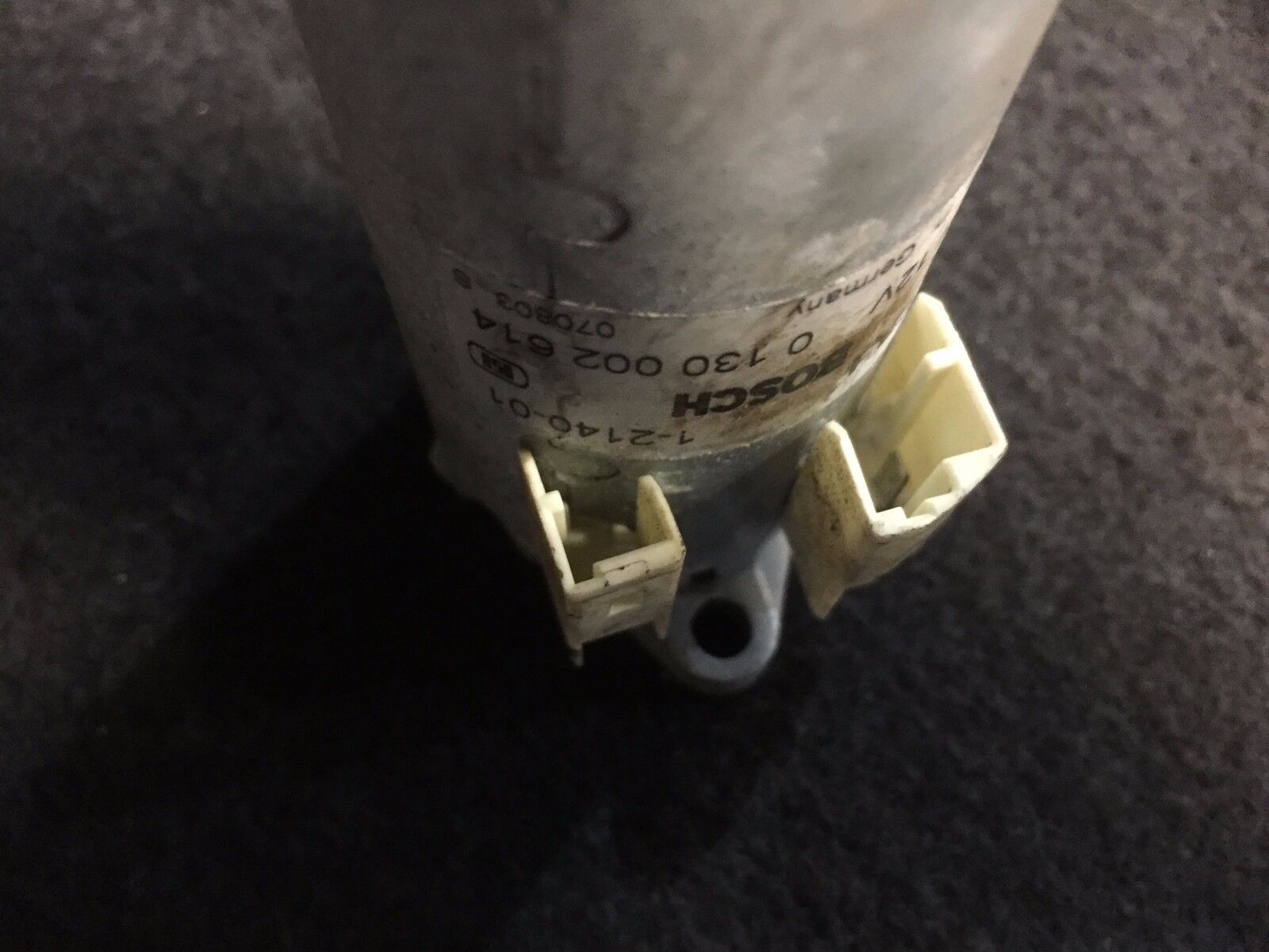 2002 2003 2004 2005 BMW 745i E65 Front Right Passenger Seat Adjustment Motor OEM - Genuine Replacement Part for Comfortable Driving Experience