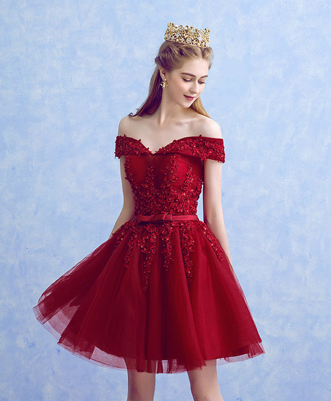 Burgundy Lace Tulle Short Prom Dress for Women, Elegant Homecoming Dresses with Lace Details - Perfect for Prom Night, Homecoming Dance, and Special Occasions
