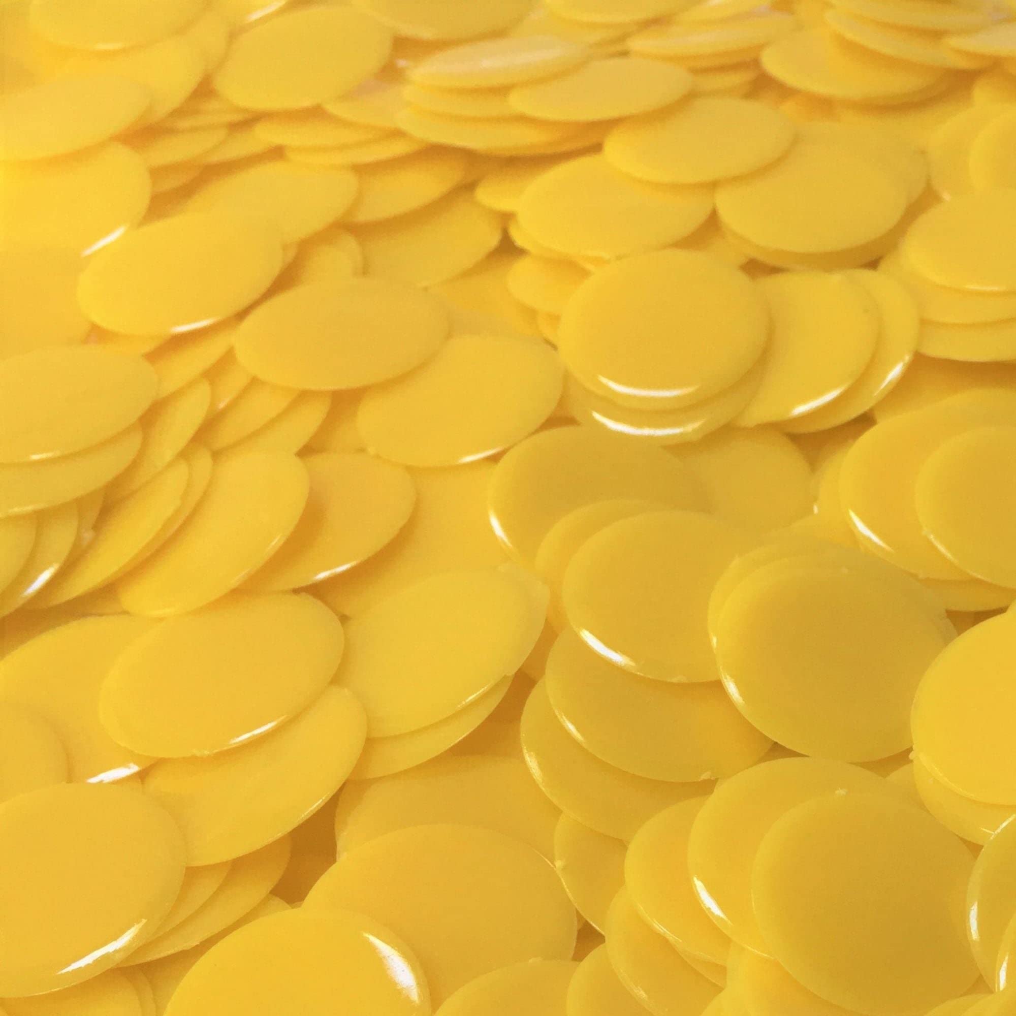 MR CHIPS Plastic Bingo Chips - 100-Piece Set for Bingo Games & Counting (7/8 Inch, Solid Yellow) - Durable Transparent & Solid Color Game Tokens - Perfect for Casino Nights, Math Teaching, and Board Game Accessories