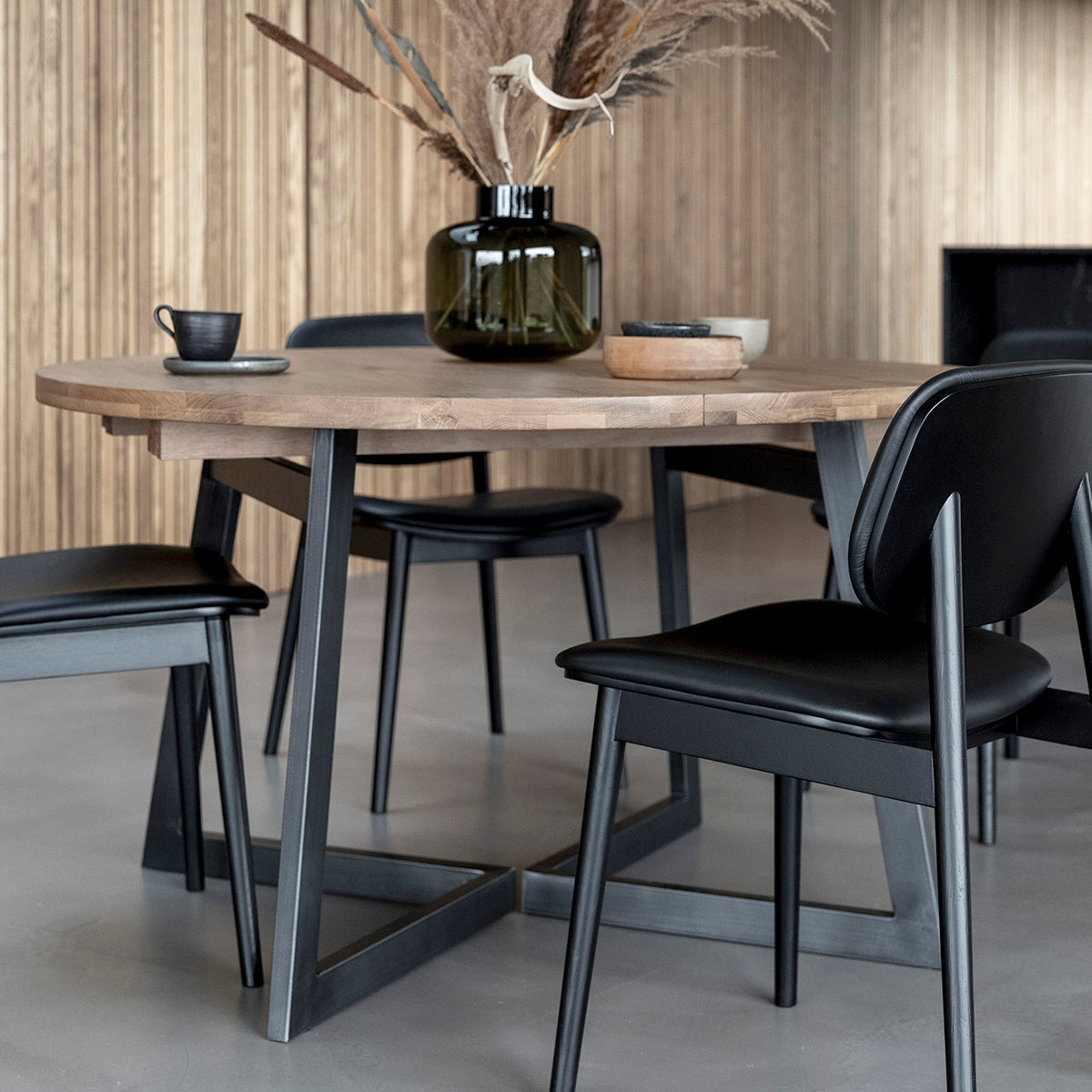 Calia Round Extendable Dining Table - 42 to 60 Inches Expandable Wood Table for Small Spaces | Perfect for Kitchen, Dining Room, Breakfast Nook & Apartment Living
