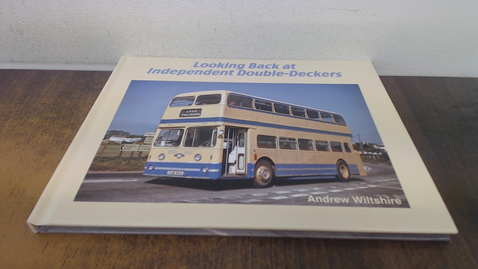 Independent Double-Decker Buses - Vintage Style Tour Buses for City Sightseeing & Event Transportation