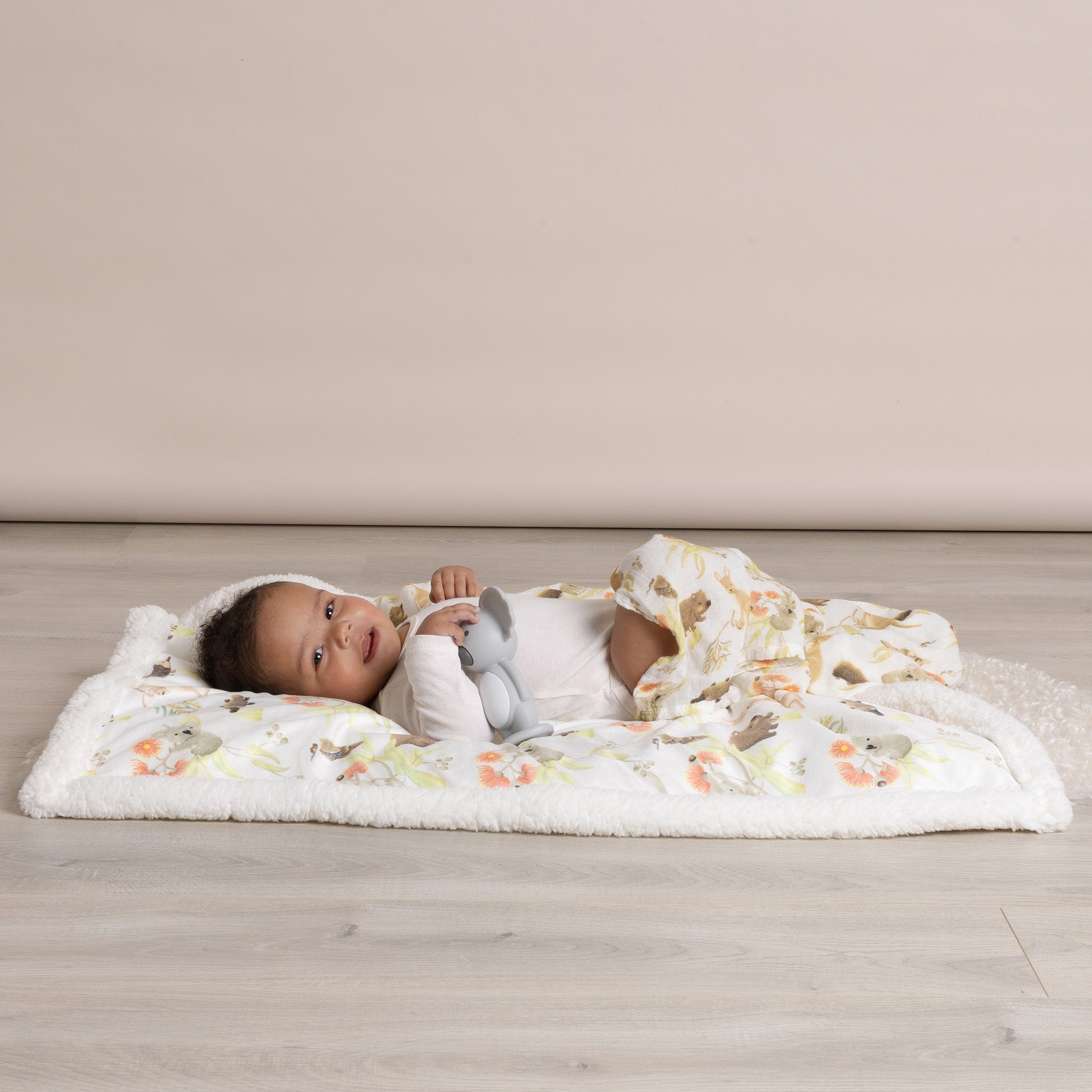 Soft Aussie Animals Cuddle Blanket - Cozy Flannel Throw for Kids & Adults - Perfect for Bedtime, Lounging & Nursery Decor