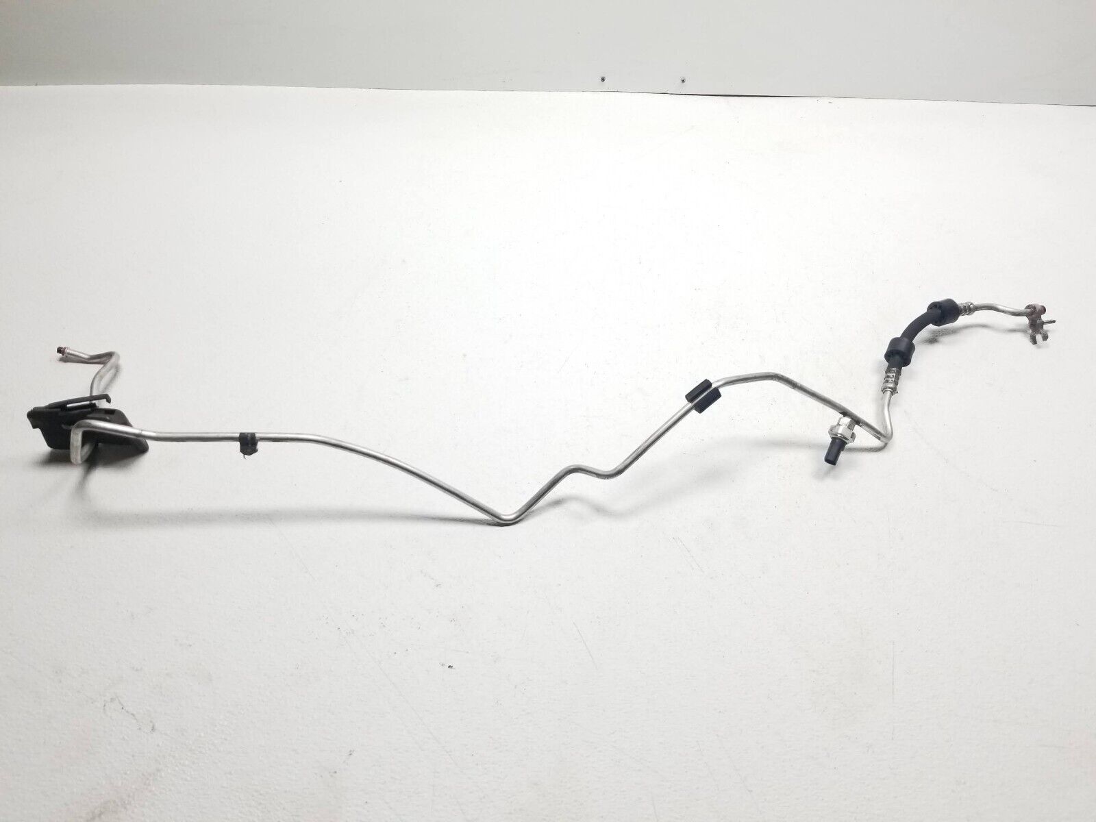 06-11 Mercedes ML500 AC Hose Pipe Line - OEM Replacement Part for Air Conditioning System - Perfect for Car Repair & Maintenance