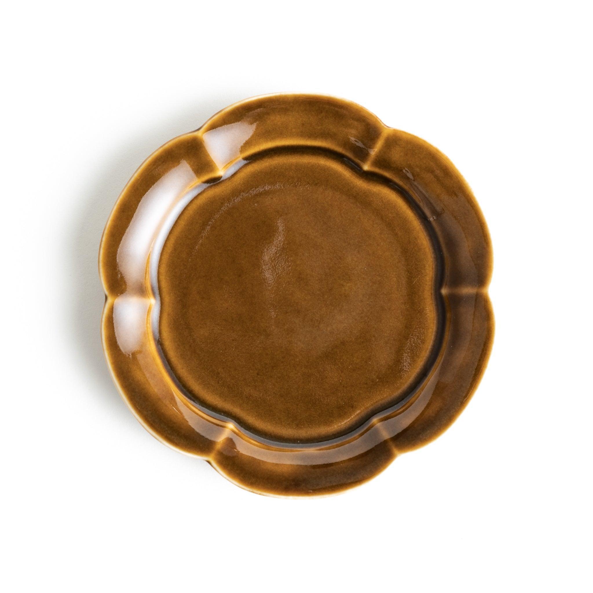 Rinka Flower Sauce Dish - Elegant Ceramic Dipping Bowl for Sushi, Soy Sauce, and Condiments - Perfect for Asian Cuisine, Restaurants, and Home Dining
