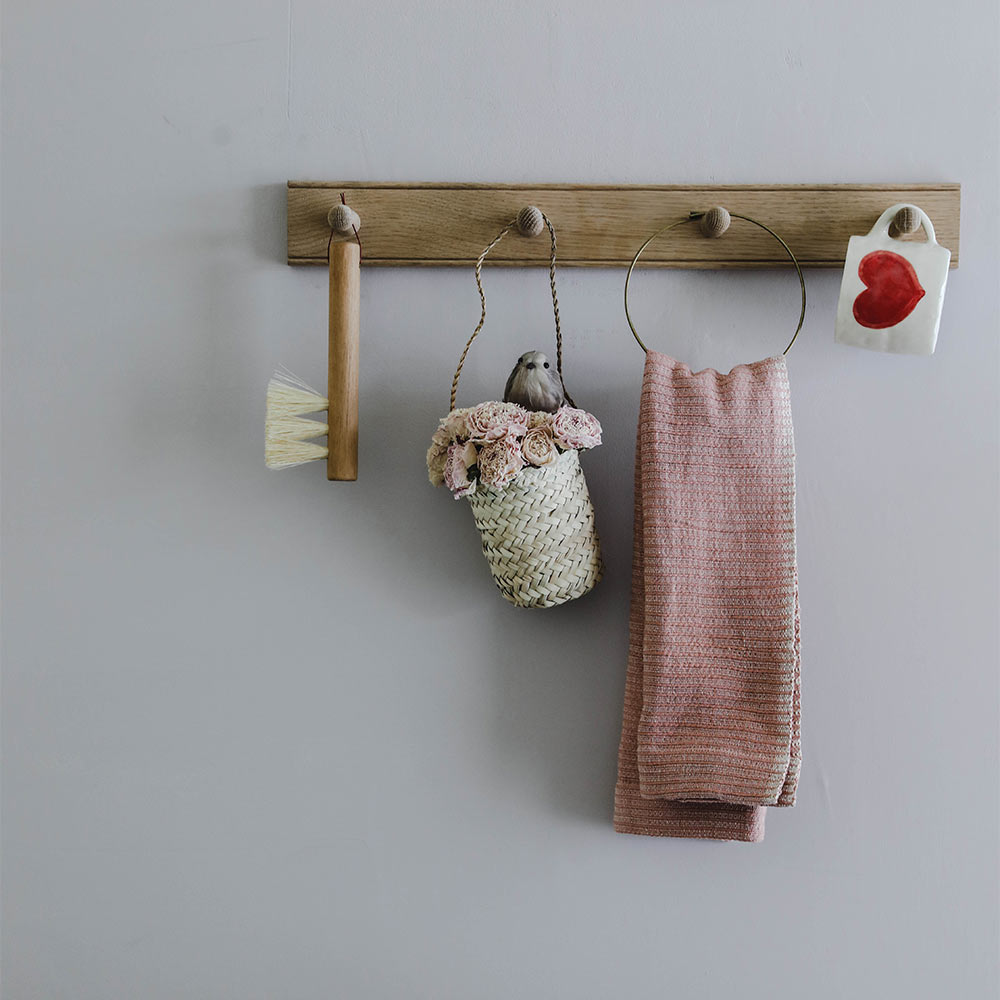 Solid Oak Shaker Peg Rail - Rustic Wooden Wall Hooks for Coats, Hats & Decor - Perfect for Entryway, Kitchen & Farmhouse Style Homes