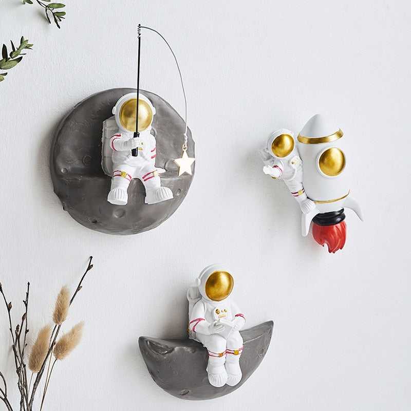 Kids Astronaut Wall Shelf Decor - Space Themed Floating Shelves for Bedroom & Playroom - Perfect for Organizing Toys, Books & Displaying Collectibles
