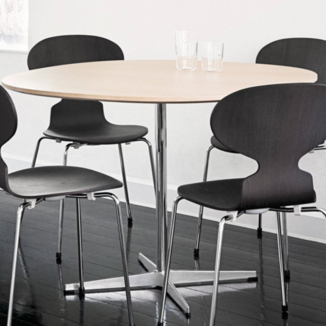 Round Dining Table with 4-Star Base - Modern Kitchen & Dining Room Furniture for Family Gatherings & Dinner Parties