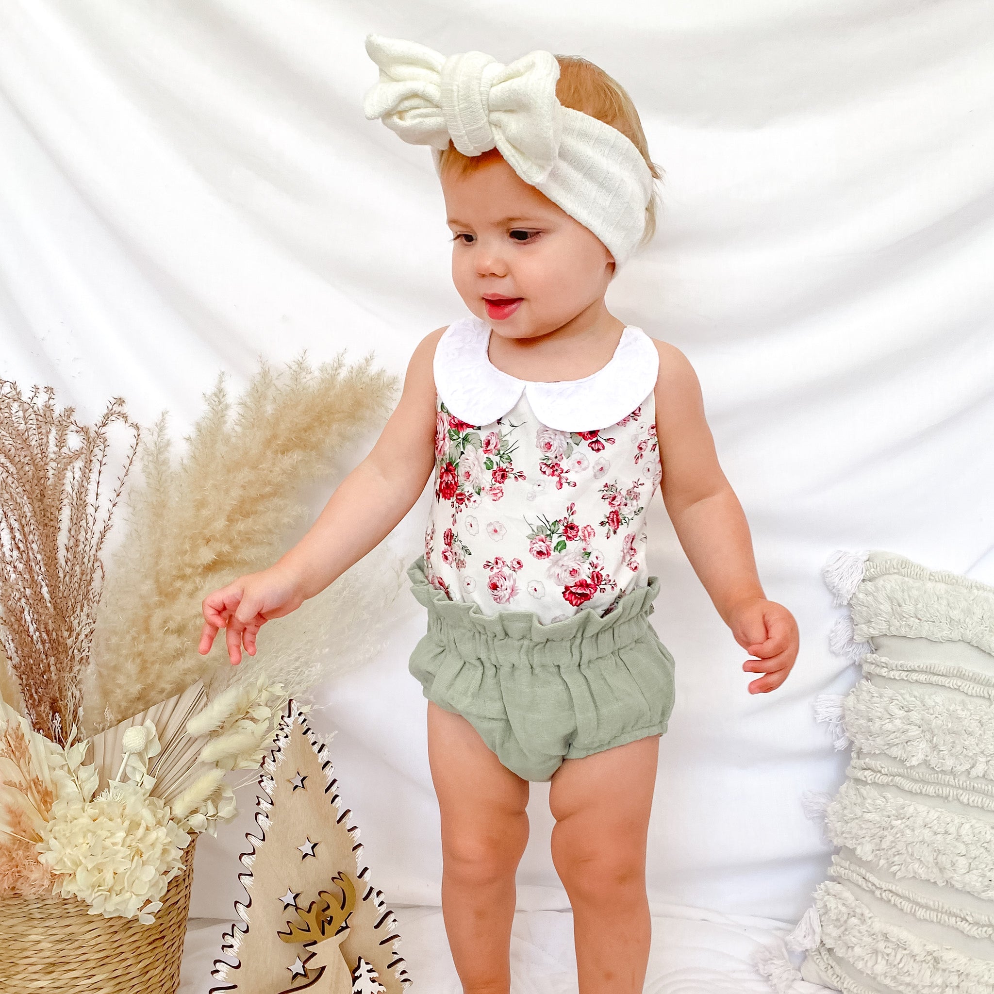 Organic Cotton Muslin Bloomers for Baby Girls - Soft & Breathable Sage Green Bloomers - Perfect for Newborn, Infant & Toddler Outfits, Photo Shoots & Playtime