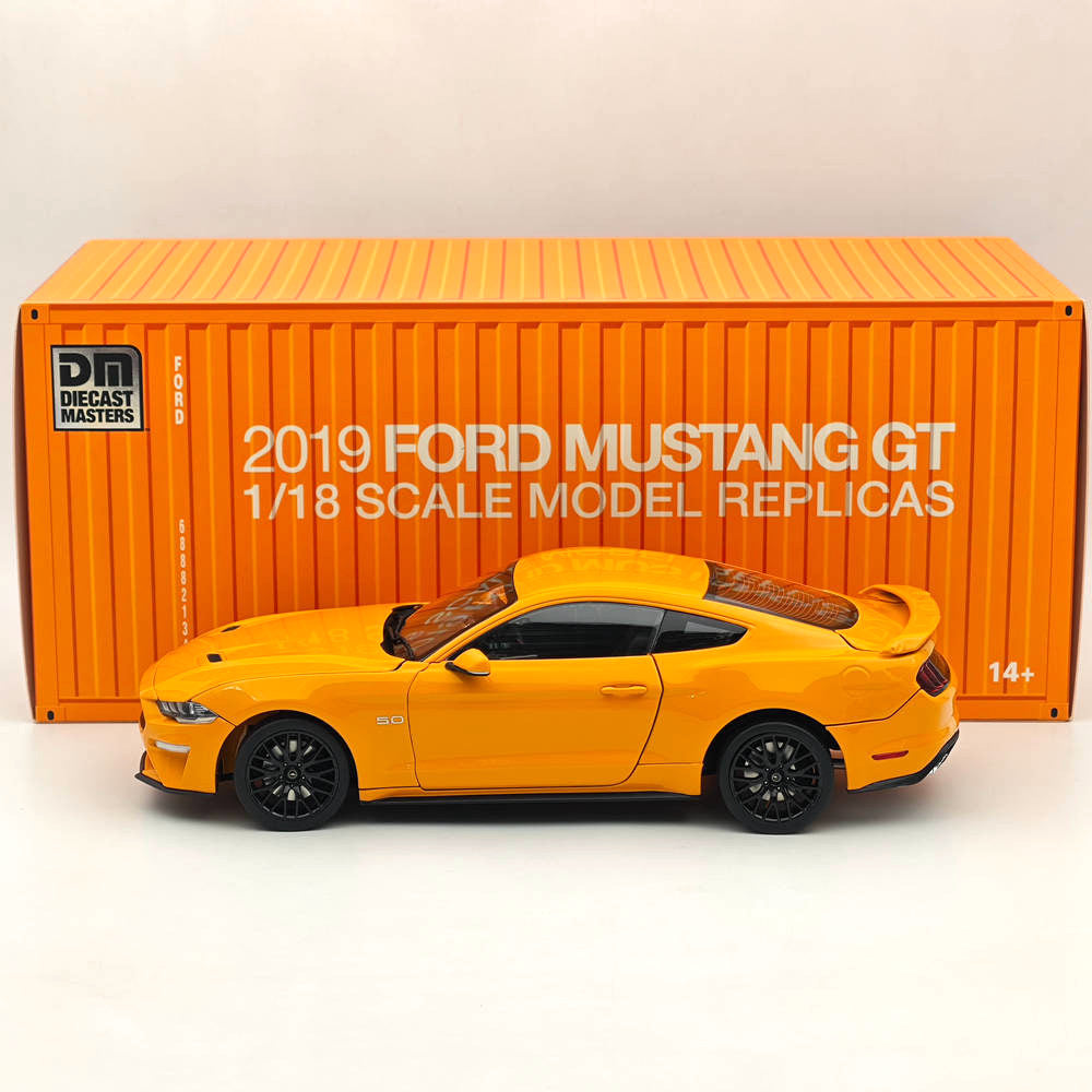 1/18 Scale Diecast Ford Mustang GT 2019 Orange Fury RHD Model Car - Collectible Miniature Replica for Car Enthusiasts & Hobbyists - Perfect for Display, Gifts, and Racing-Themed Decor