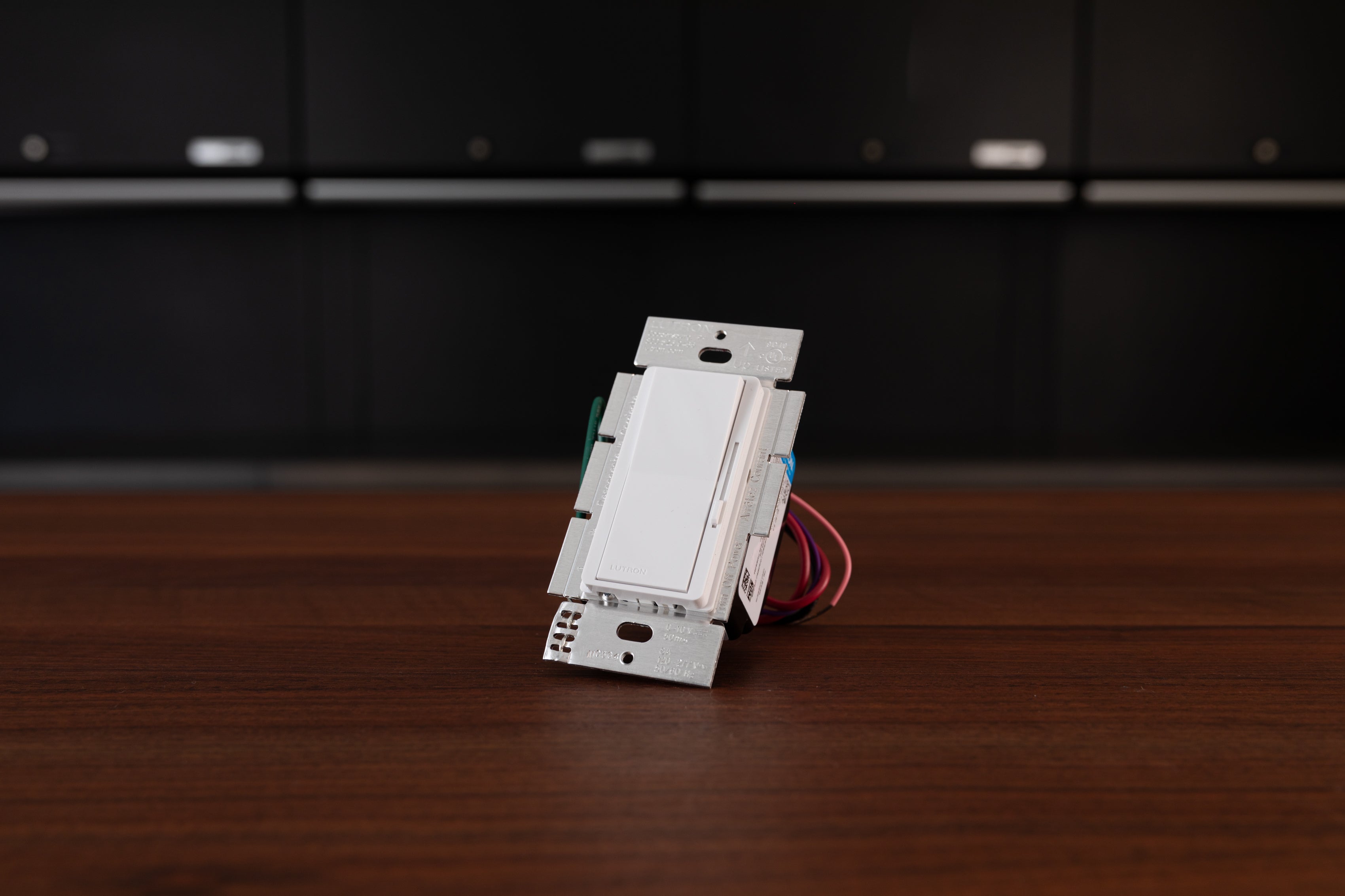 Lutron Diva 0-10V Single Pole/3-Way Dimmer Switch - Perfect for LED Lighting Control in Homes & Offices