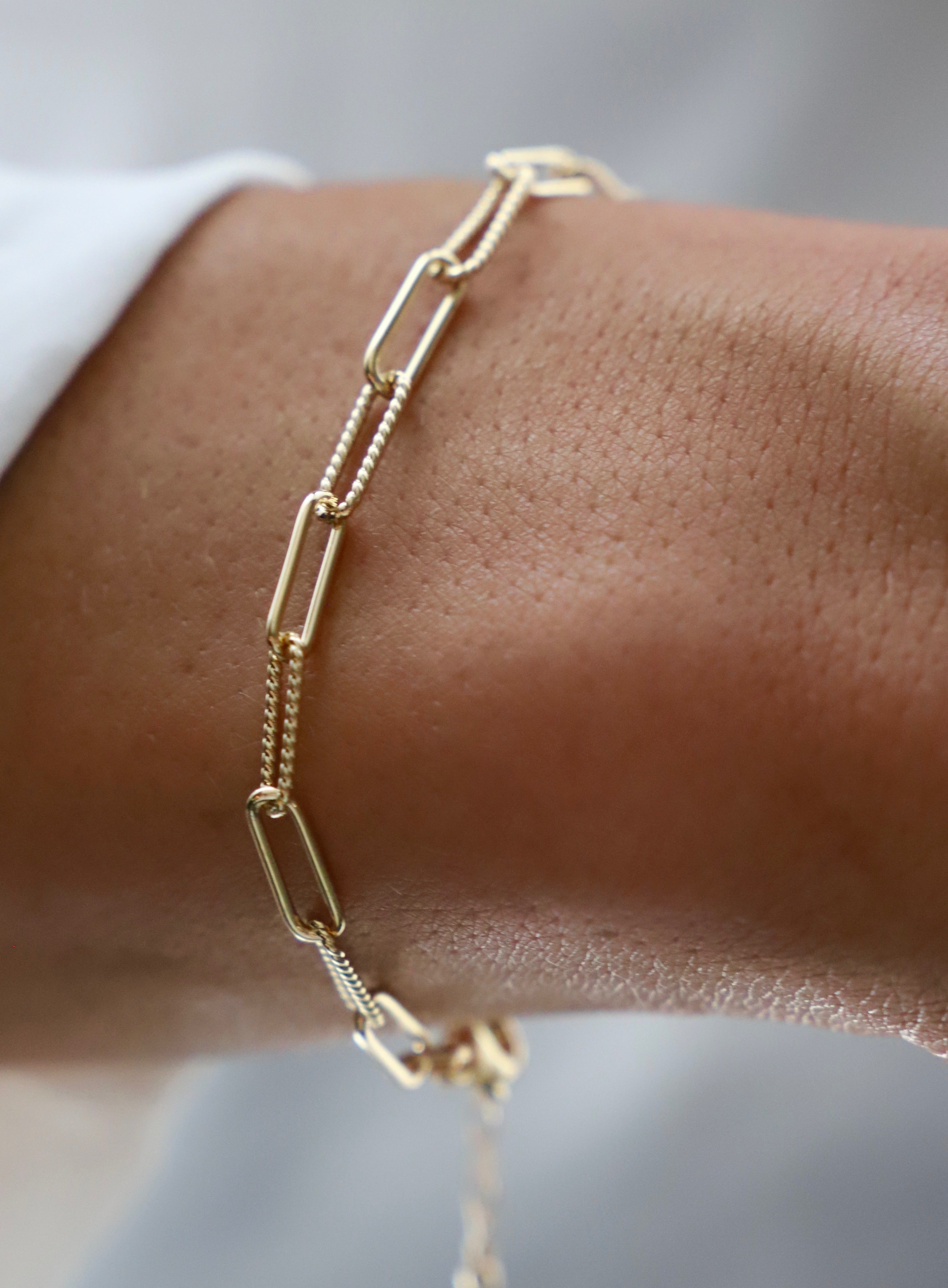 Cecilia Chain Bracelet for Women - Elegant Gold & Silver Layered Bracelet - Dainty Minimalist Jewelry Gift for Her - Perfect for Everyday Wear, Parties & Special Occasions