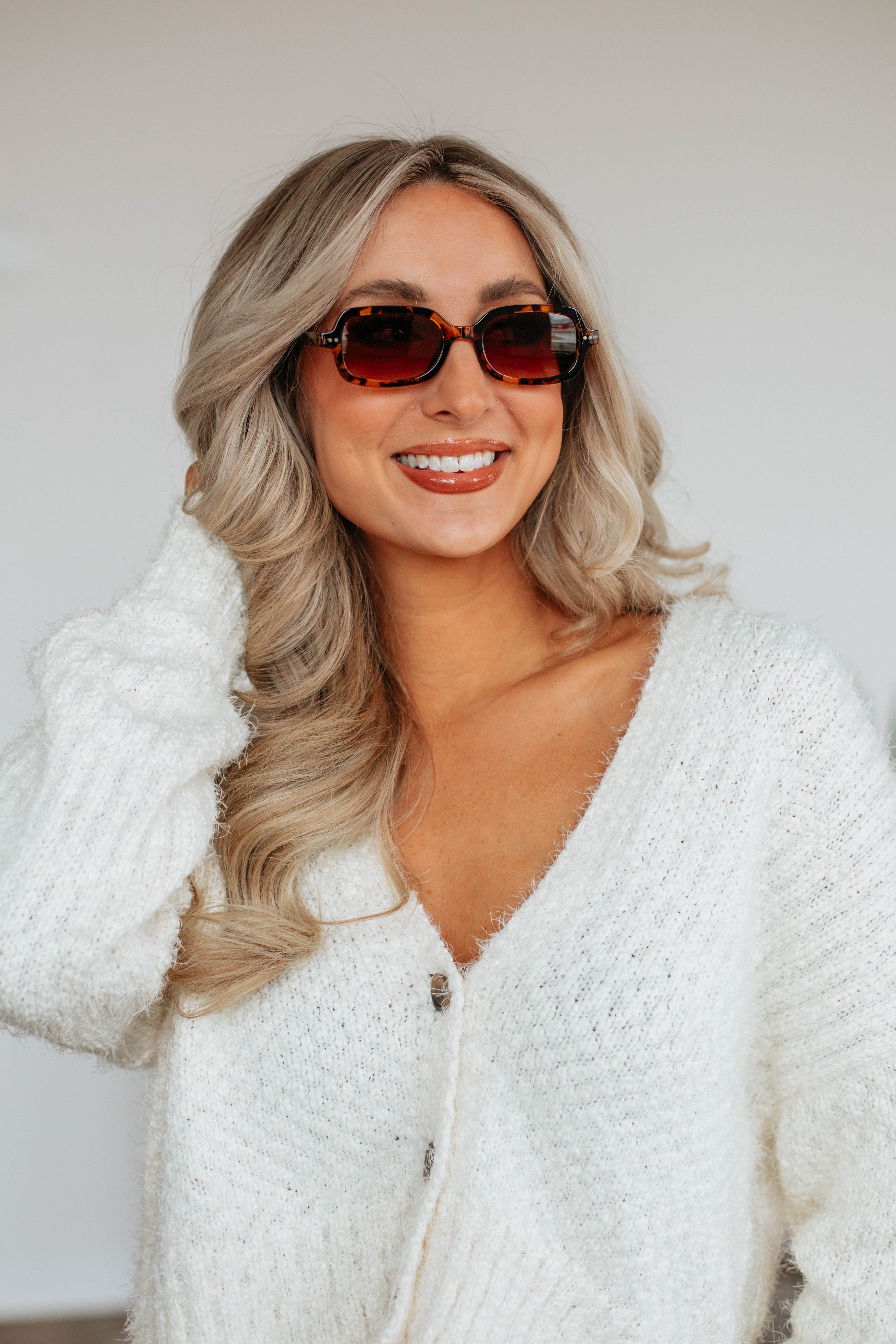 Frame Of Mind Sunglasses - Stylish UV Protection Shades for Men & Women - Perfect for Outdoor Activities, Beach, Driving & Fashion