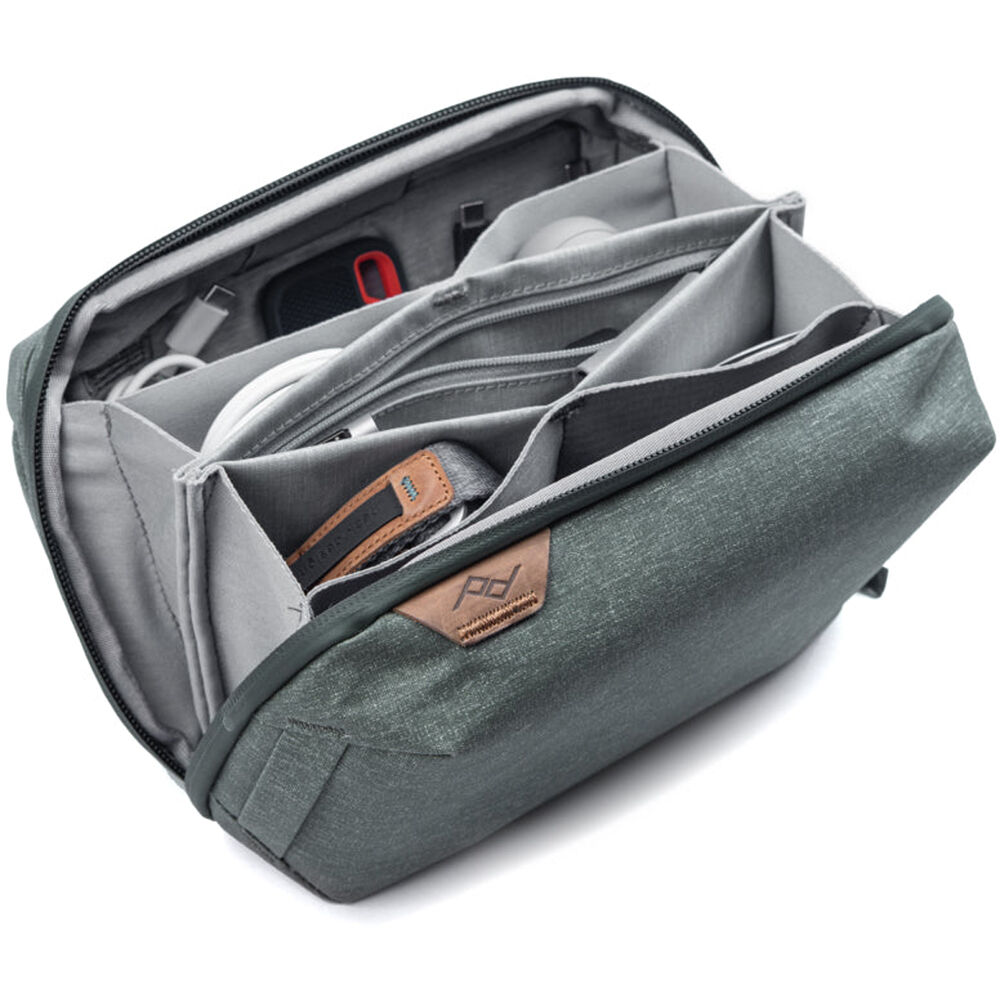 Peak Design Tech Pouch Sage Green v2 - Waterproof Travel Organizer for Cables & Accessories - Perfect for Business Trips & Outdoor Adventures (BTP SG 2)