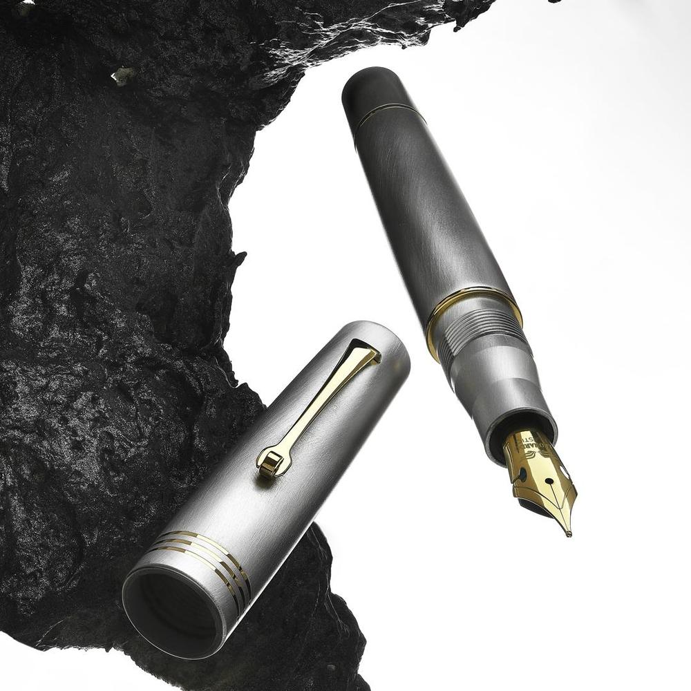 Leonardo Fountain Pen Momento Zero Limited Edition 2025 - Premium Stainless Steel & Alumina Nib - Perfect for Calligraphy, Writing & Collecting - Elegant Gift for Pen Enthusiasts