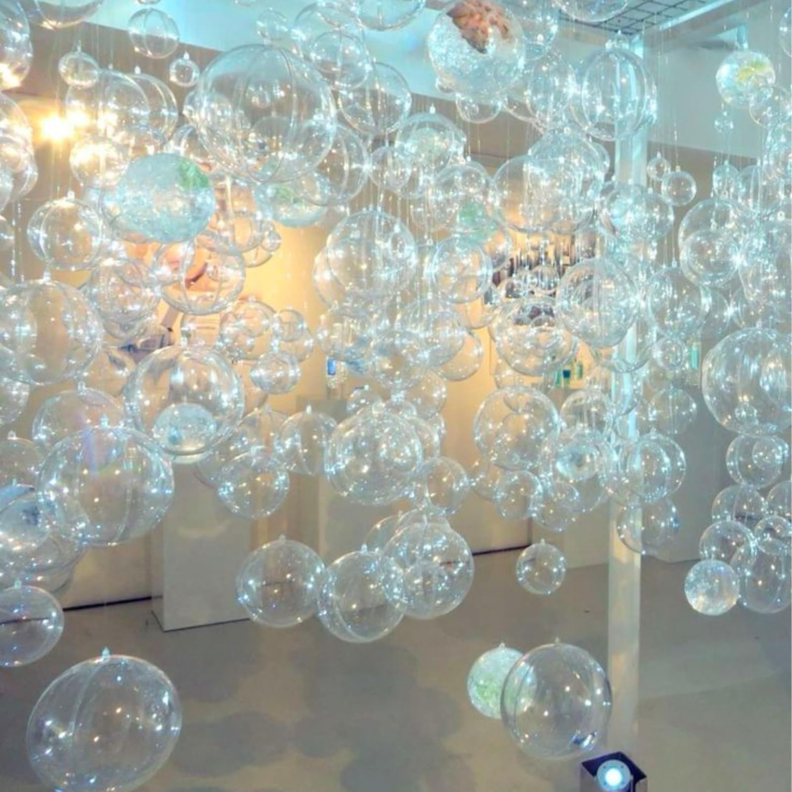 PartyWoo 50-Pack 12 Inch Clear Transparent Balloons for Graduation, Wedding, Engagement, Anniversary, Baby Shower, Gender Reveal & Birthday Party Decorations - Perfect for Indoor & Outdoor Celebrations