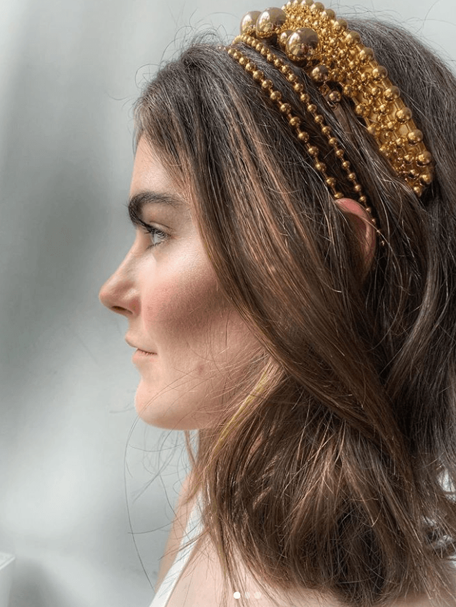Stylish Metal Headband for Women - Fashionable Hair Accessory for Parties, Weddings & Everyday Wear