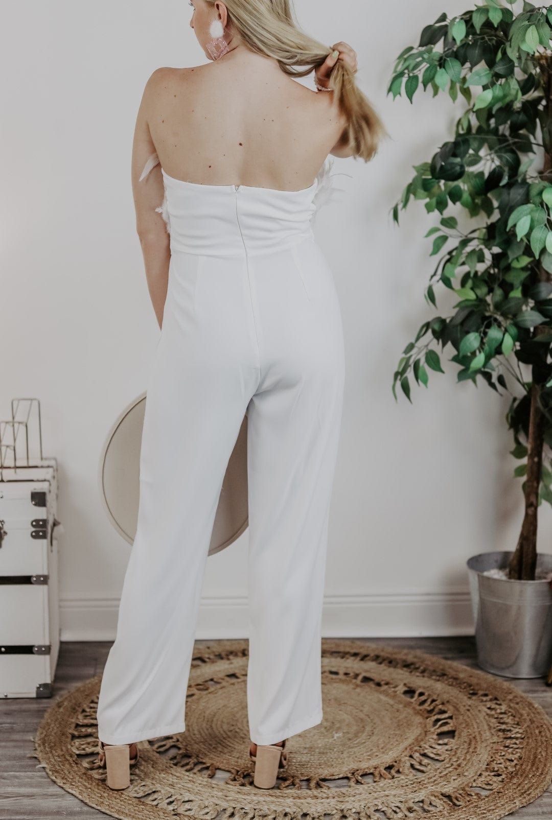 Elegant White Feather Trim Jumpsuit for Women - Chic Party Outfit & Evening Wear - Perfect for Weddings, Galas, and Special Occasions