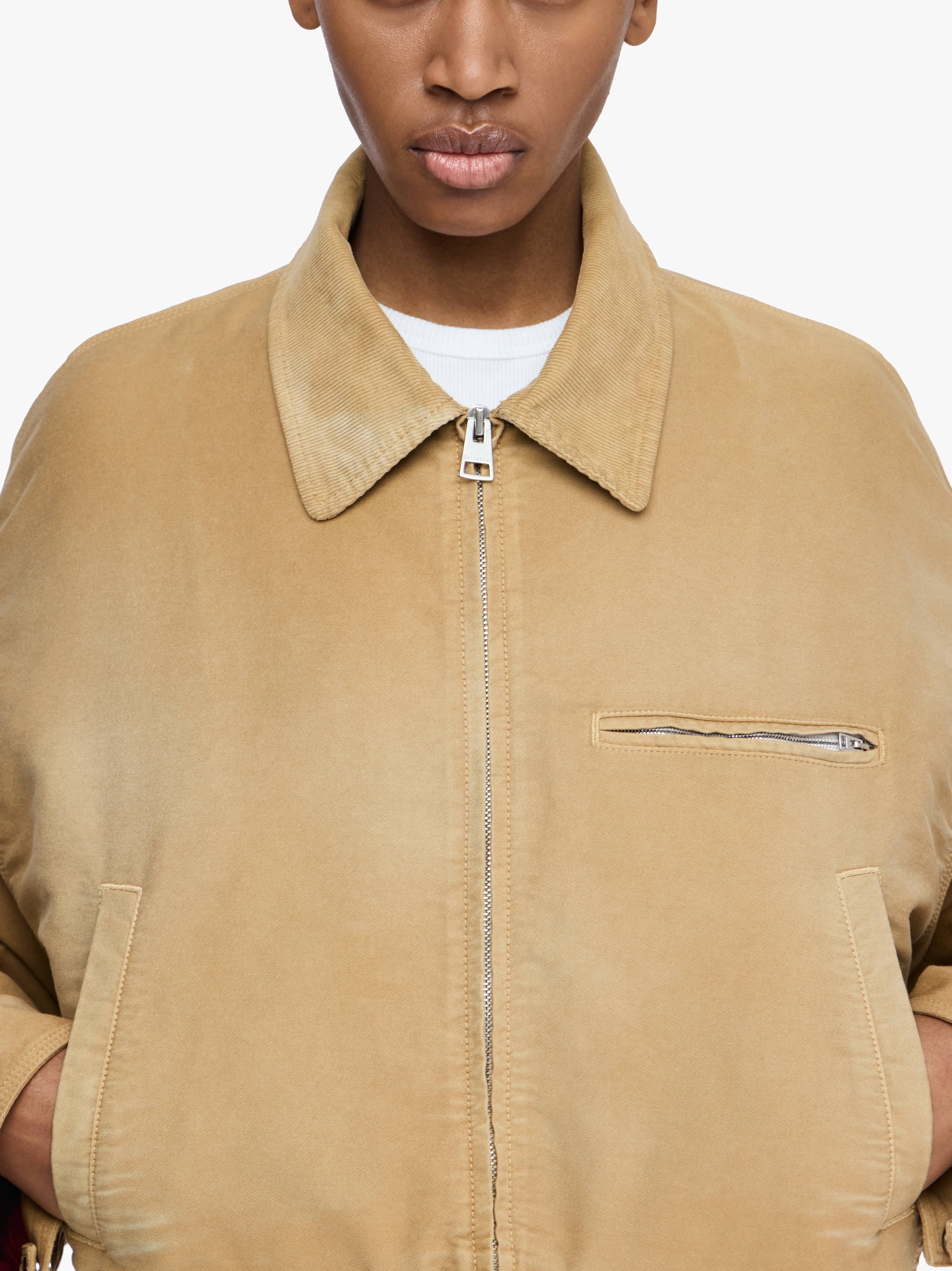 Stylish Curved Hemline Workwear Jacket for Women - Professional Office Blazer with Modern Fit - Perfect for Business Casual & Work Attire