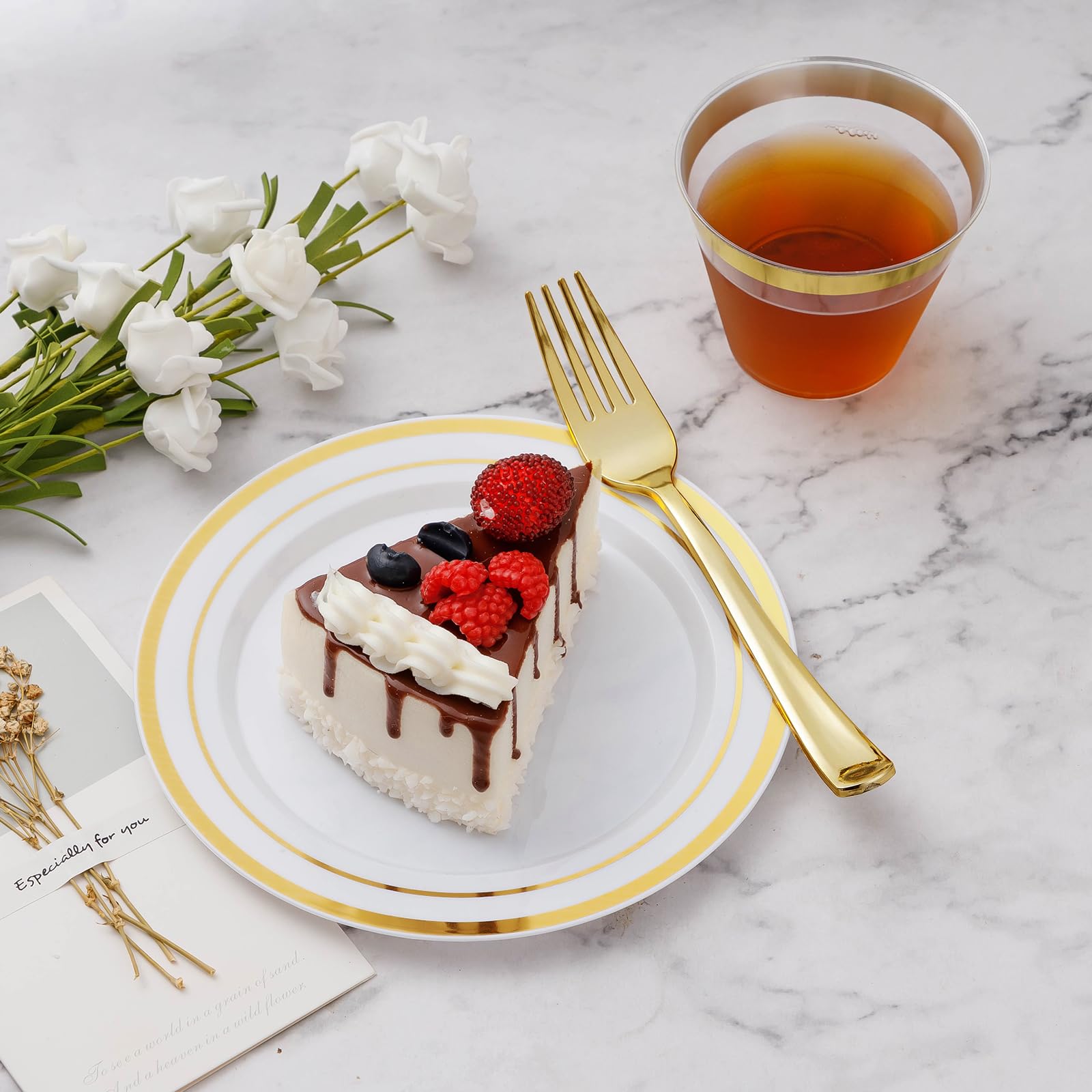 600-Piece Elegant Gold Plastic Plate Set for 100 Guests - Disposable Dinnerware for Weddings, Parties & Birthdays - Includes 200 Plates, 200 Forks, 100 Spoons & 100 Knives - Perfect for Elegant Events, Catering & Special Occasions