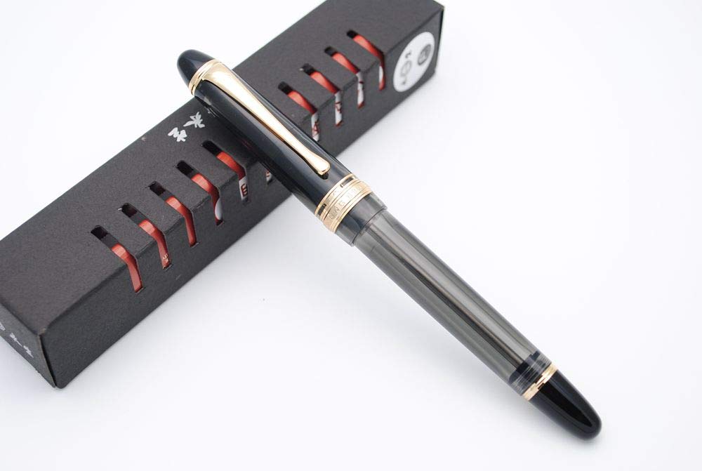 Premium Vacuum Filling Fountain Pen with 0.5mm Fine Nib - Black & Gold Design, Original Gift Box - Ideal for Calligraphy, Journaling & Professional Writing