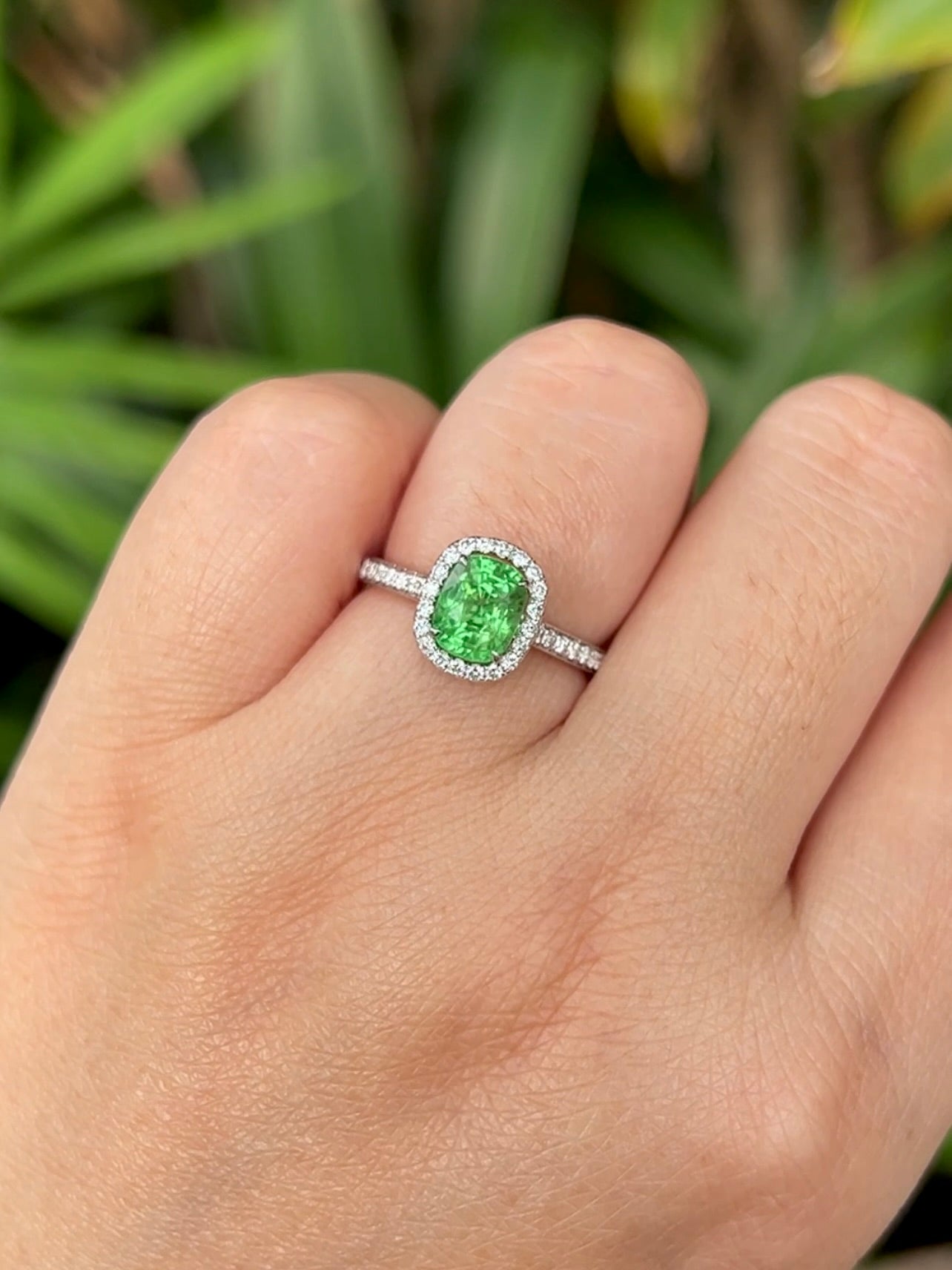 1.41ct Natural Green Garnet Tsavorite Ring - Elegant Jewelry for Women, Perfect for Weddings, Parties & Special Occasions