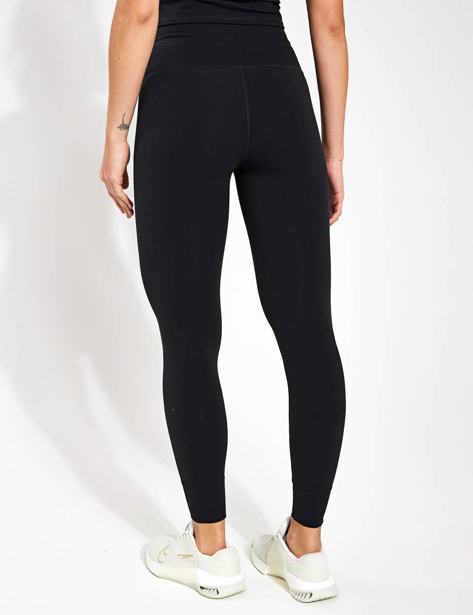 Vuori The Daily Set - Premium Men's & Women's Activewear for Yoga, Running & Gym Workouts | Comfortable & Stylish Outfit for Everyday Wear