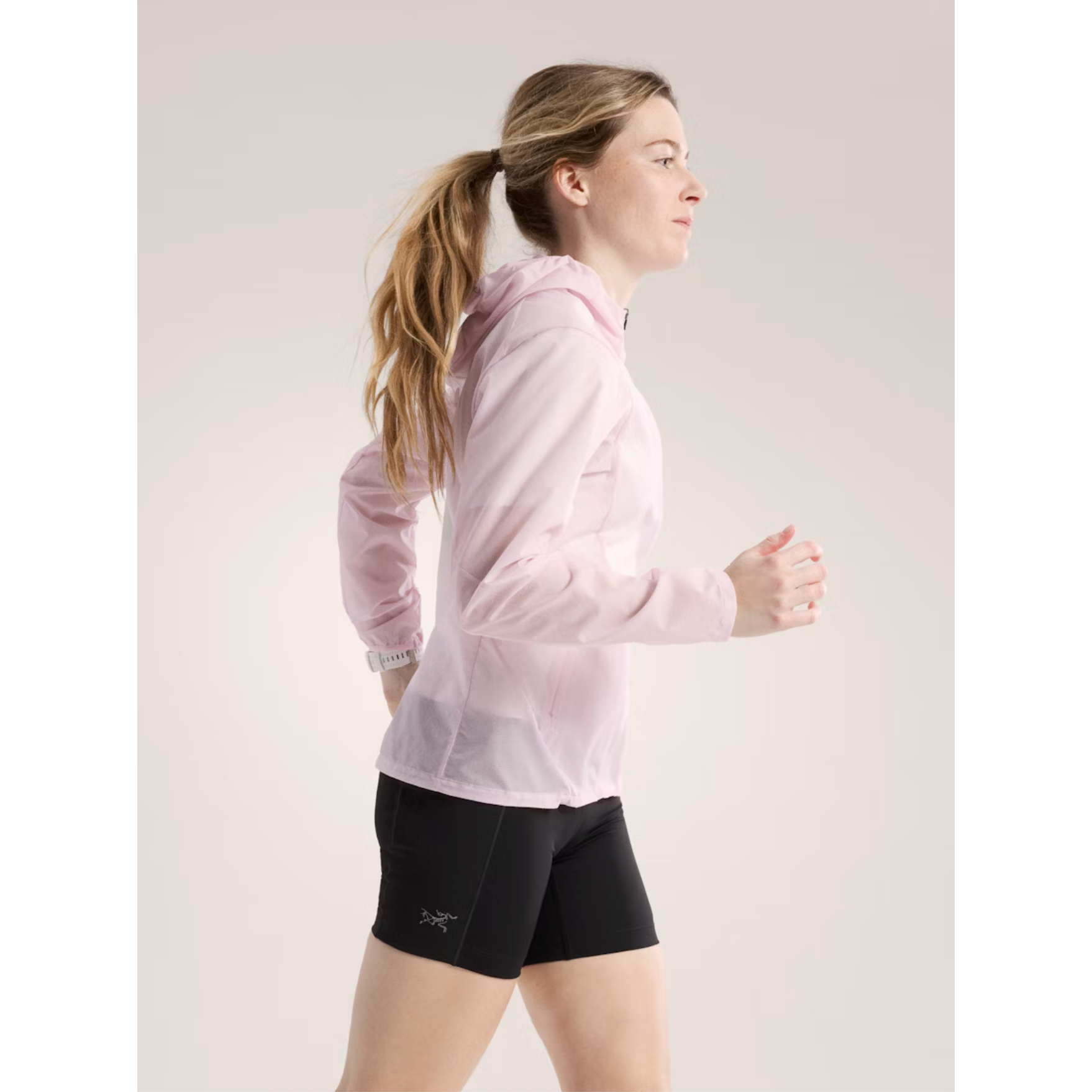 Arc'teryx Women's Incendo Airshell Hoody - Lightweight Running Jacket with Breathable Wind Protection - Perfect for Trail Running & Outdoor Activities