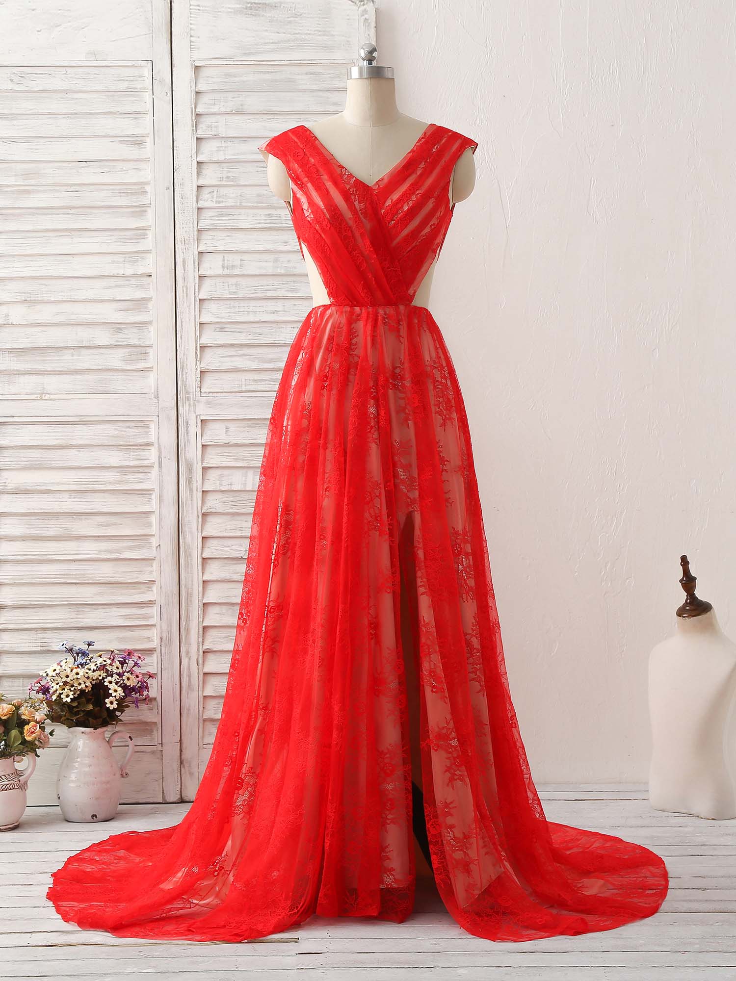 Elegant Red V-Neck Lace Long Prom Dress for Women - Sexy Evening Gown for Formal Events, Parties & Special Occasions