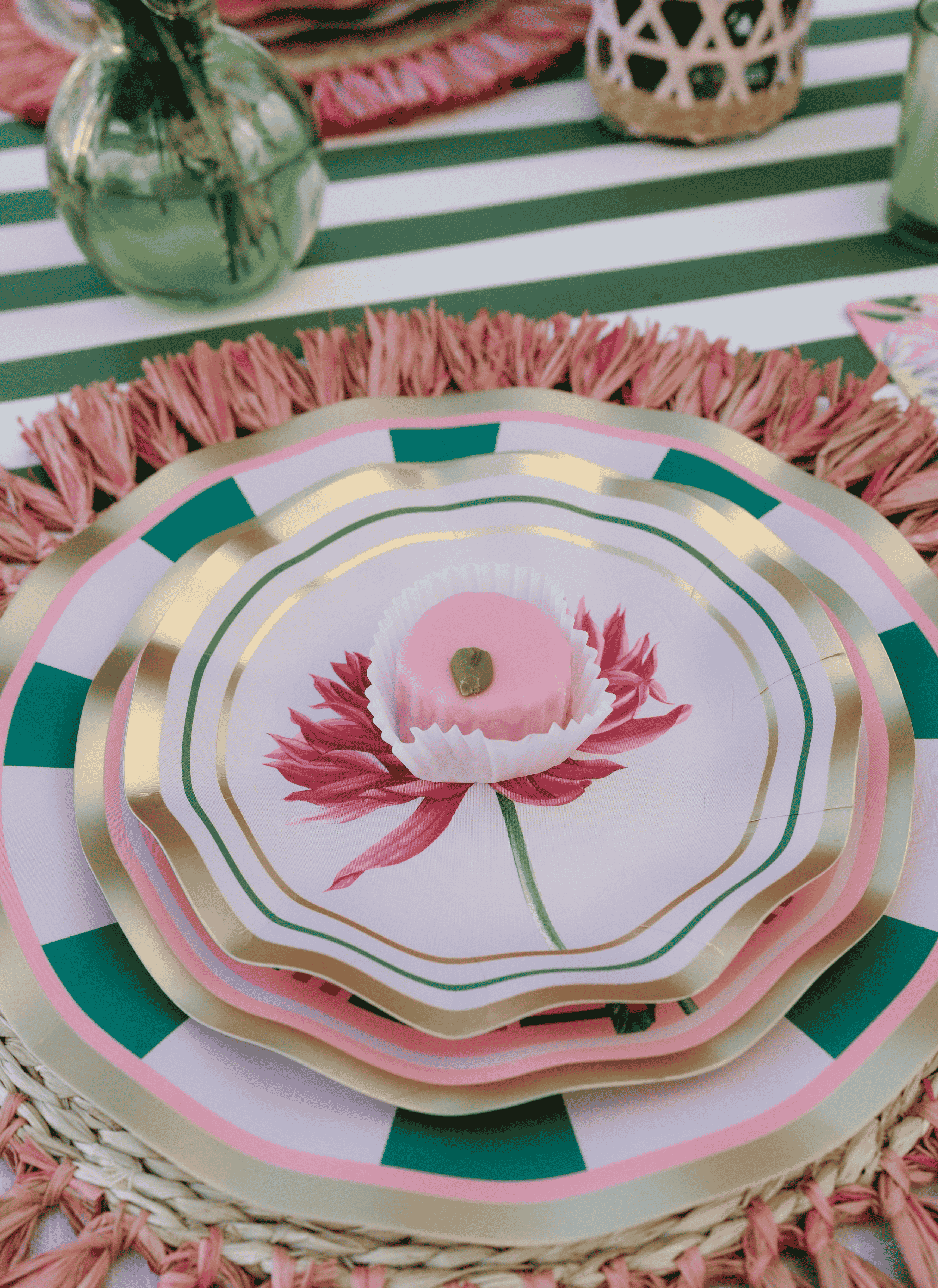 Premium Dahlia Floral Garden Dinner Plates Set of 8 - Elegant Porcelain Tableware for Fine Dining, Wedding, Party & Home Decor