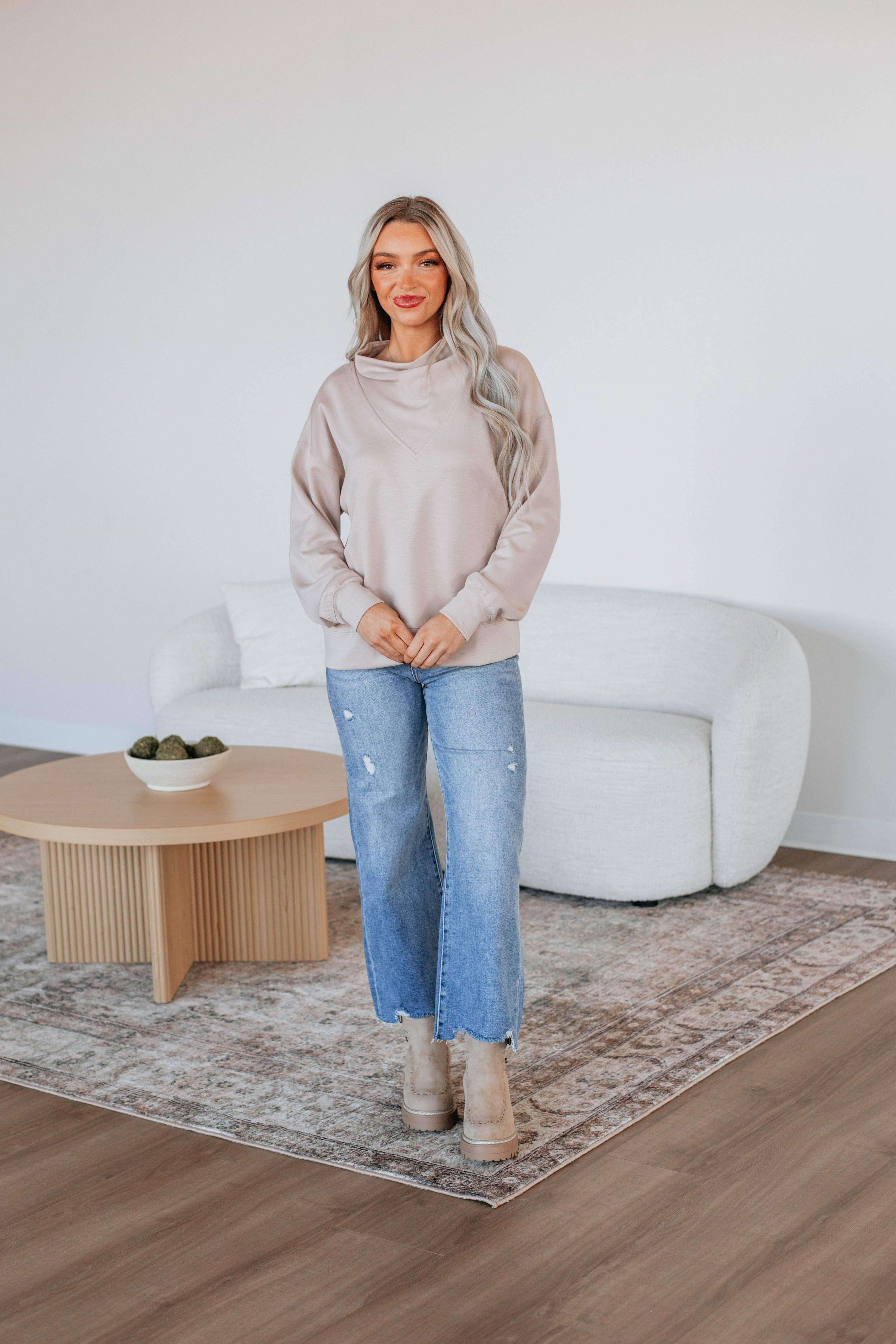 Chill Weekends Top - Stylish & Comfortable Women's Casual T-Shirt for Relaxing Weekends, Lounging & Outings