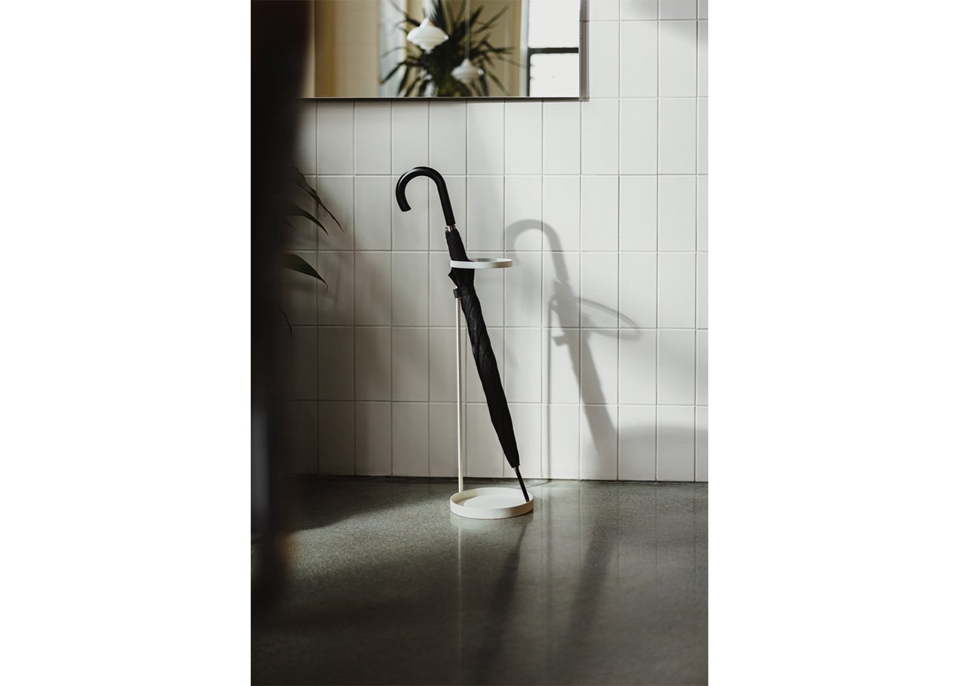 Sturdy Gugi Umbrella Stand - Waterproof & Rustproof Entryway Organizer for Rain, Golf, and Walking Canes - Perfect for Home, Office, or Porch Storage