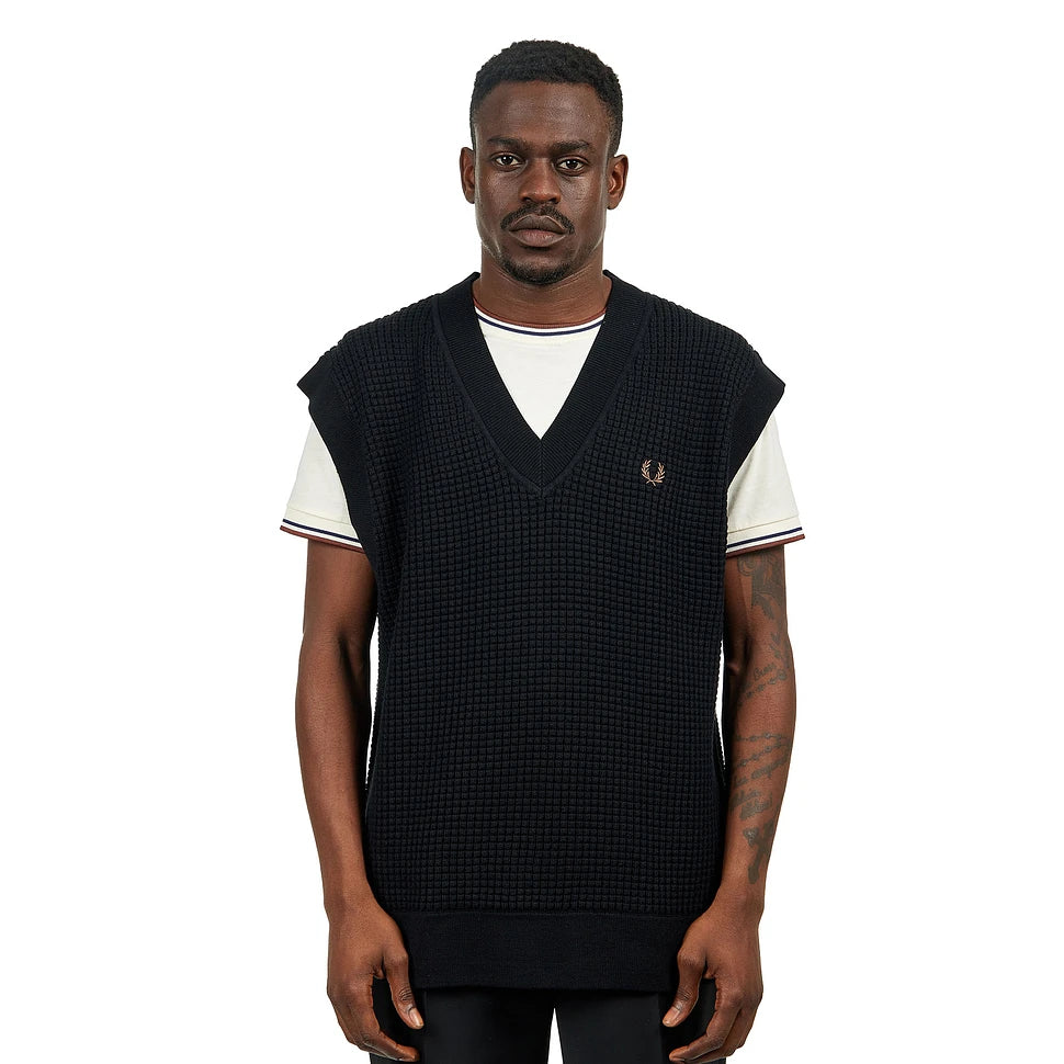 Fred Perry Women's Cable Knit Sleeveless Sweater Top - Classic Casual Fashion for Fall & Winter - Perfect for Layering, Office Wear & Weekend Outings