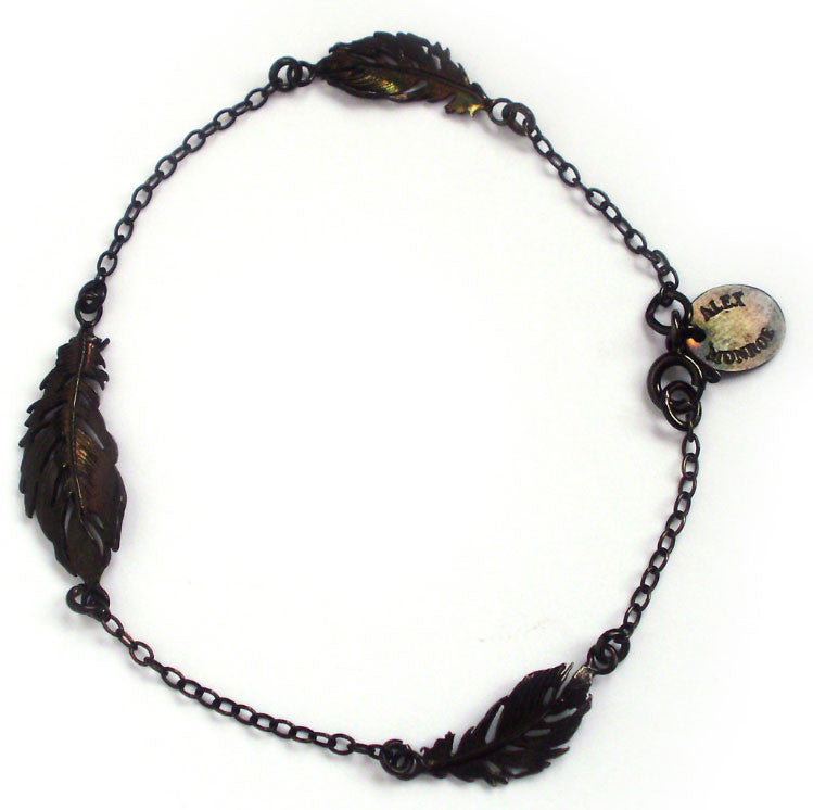 Handmade Crow Feather Bracelet for Women - Boho Gothic Jewelry - Perfect for Halloween, Witchy Aesthetic & Festival Fashion Accessories