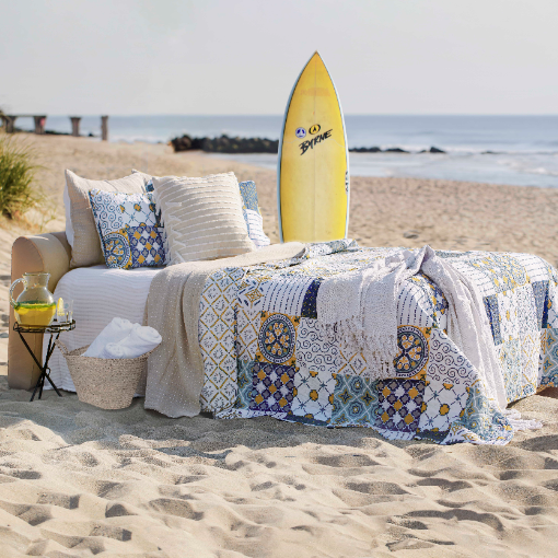 Monique Patch 3-Piece Quilt Set - Queen Size Bedding, Soft & Cozy Comforter with Matching Pillow Shams - Perfect for Master Bedroom, Guest Room & Cozy Home Decor