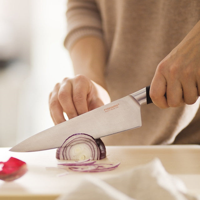 Fiskars Function Form+ L Cook's Knife 20cm - High-Quality Kitchen Knife for Professional Chefs & Home Cooking - Perfect for Chopping, Slicing, and Dicing Vegetables, Meat, and Herbs