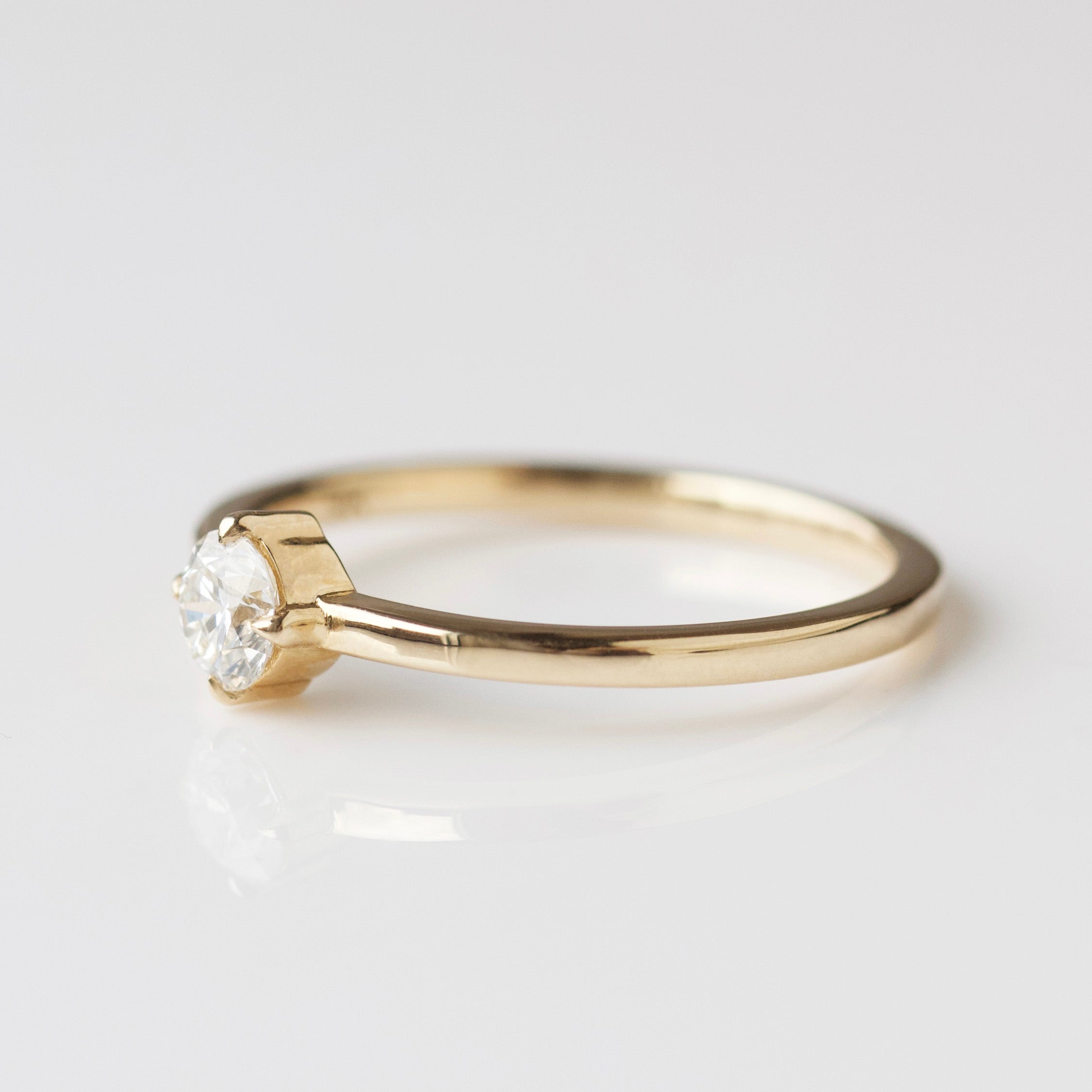 Exquisite Camille Brilliant Cut Solitaire Diamond Engagement Ring - Perfect for Proposals, Weddings & Anniversary Gifts