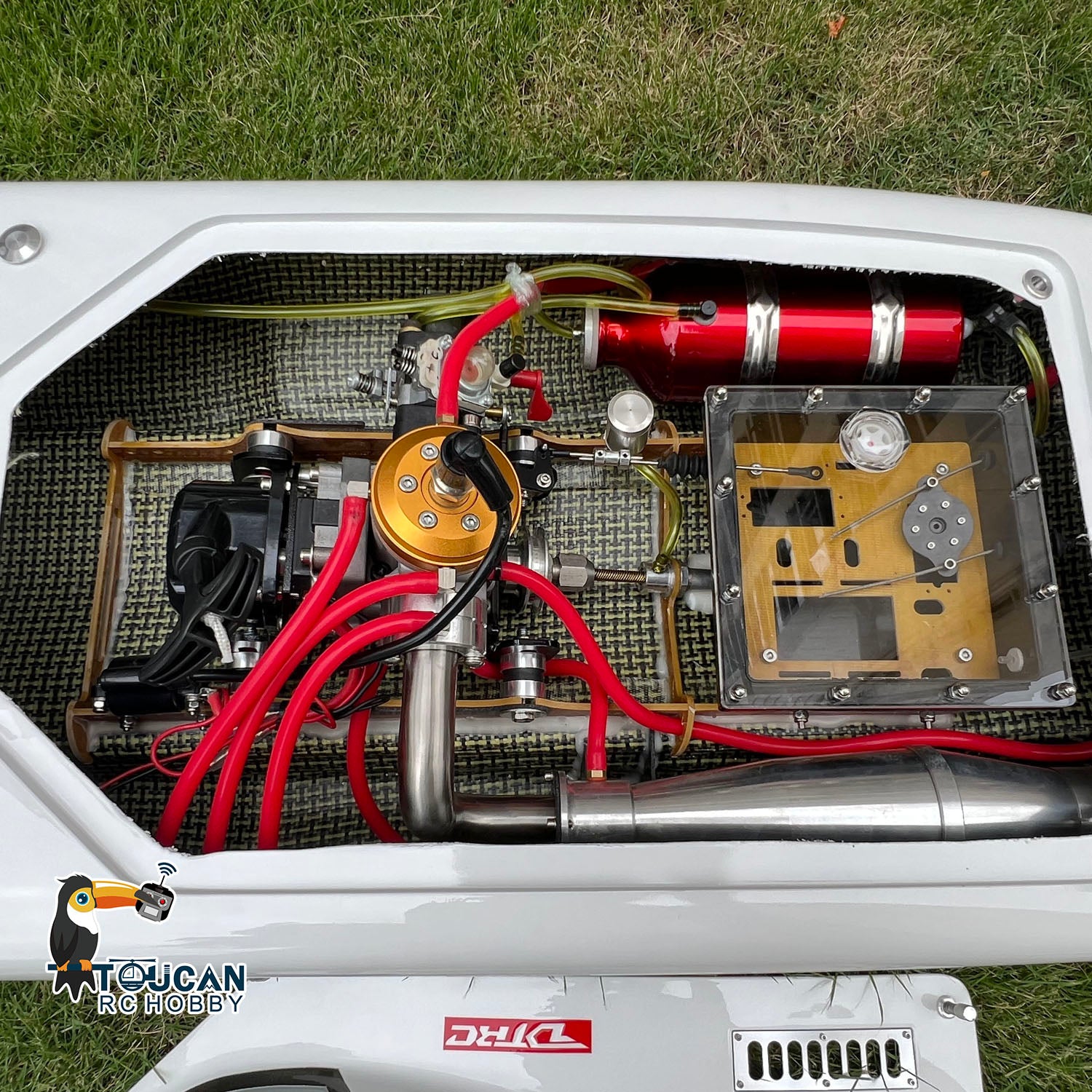 G30E 30CC Kevlar Gasoline Racing RC Boat - High Speed 65-70km/h, DIY ARTR Model with Water Cooling System, 1300x360x220mm (Radio Not Included) - Perfect for Competitive Racing, Lake Adventures & Hobby Enthusiasts
