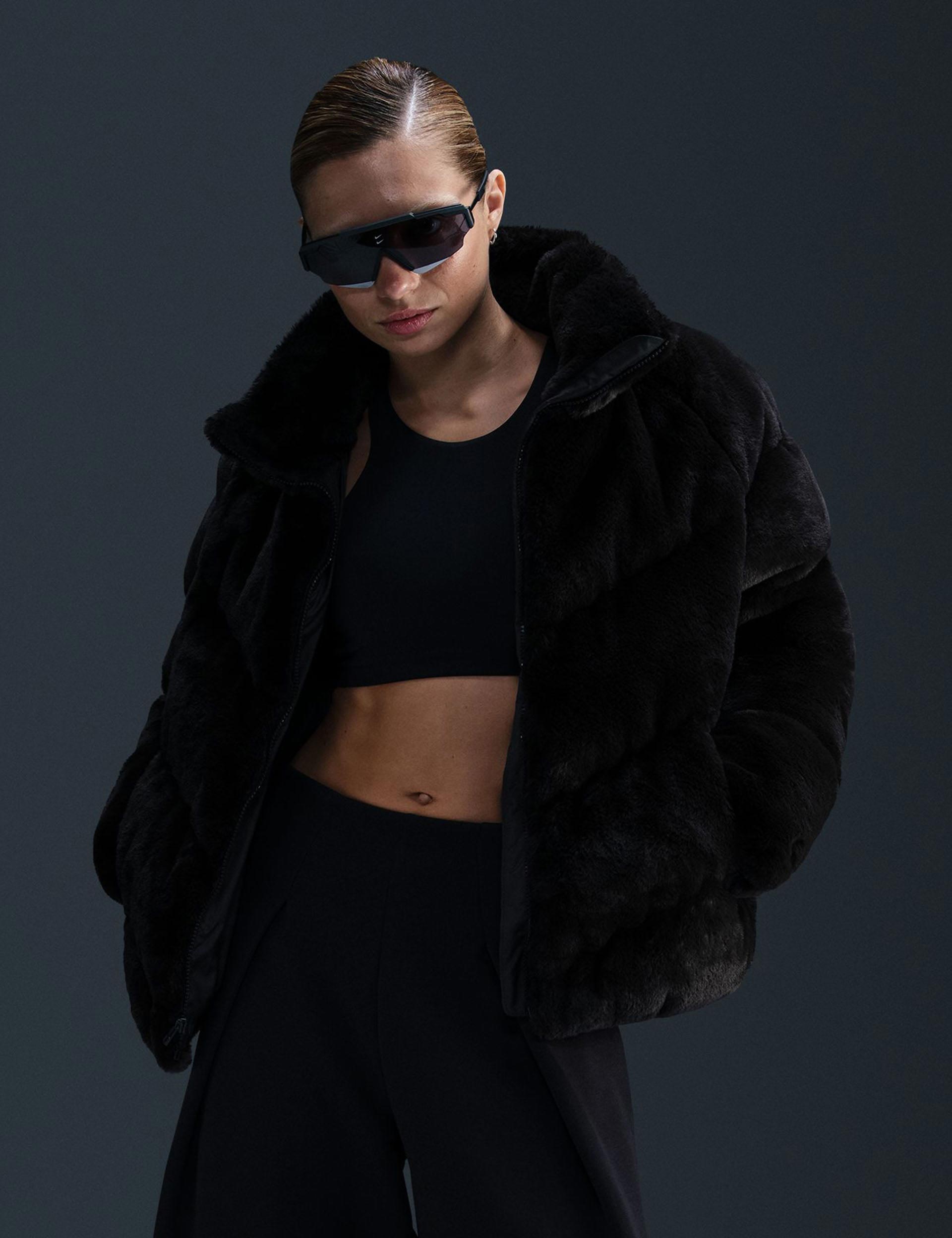 Sportswear Windproof Puffer Jacket with Faux Fur Trim - Black & White Colors for Women's Winter Outdoor Activities