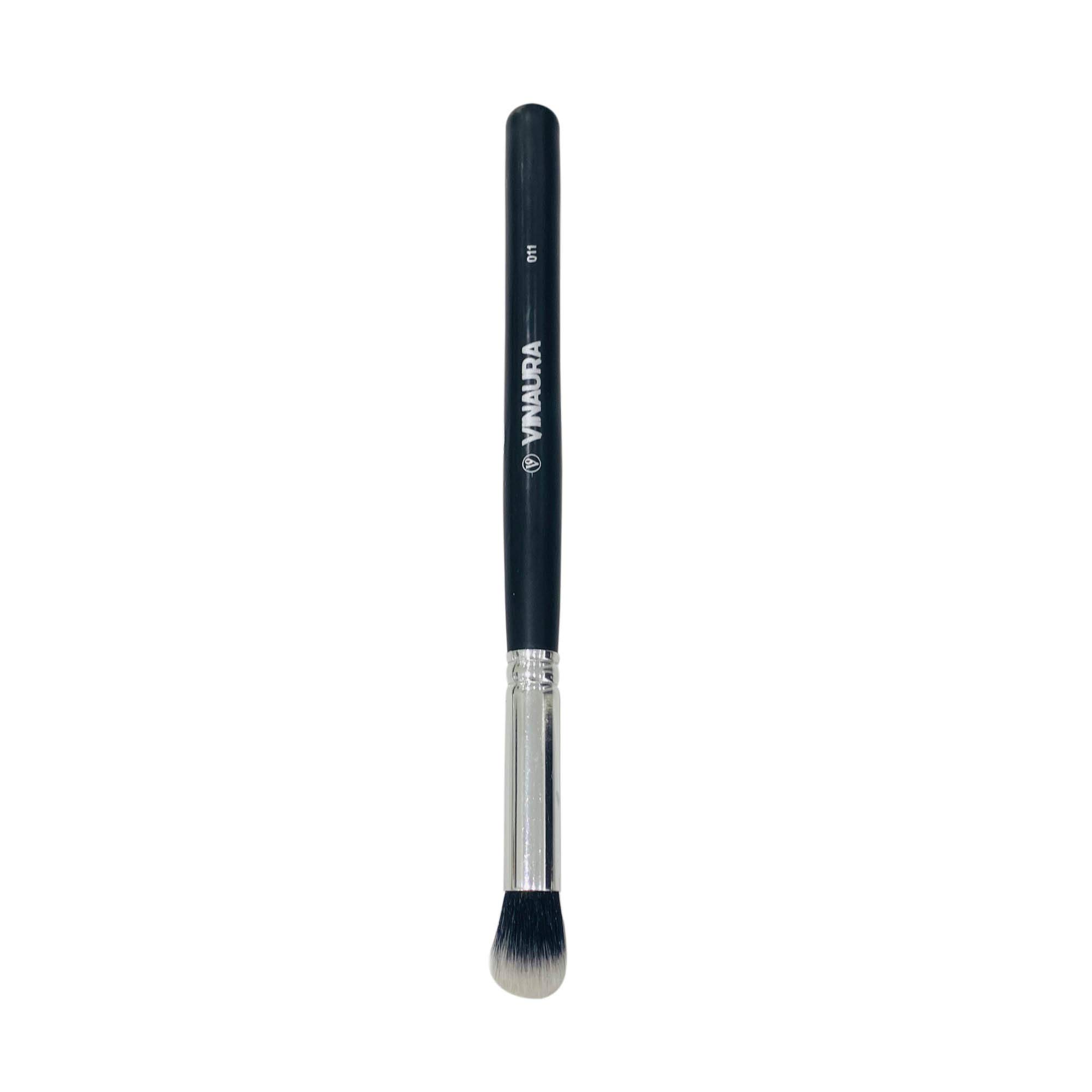 VINAURA Pro Concealer Brush - Dome Shape for Flawless Concealer Application & Blending | Face & Eye Makeup Tool for Liquid & Cream Products | Full Coverage Foundation Brush | Perfect for Daily Makeup & Professional Makeup Artists